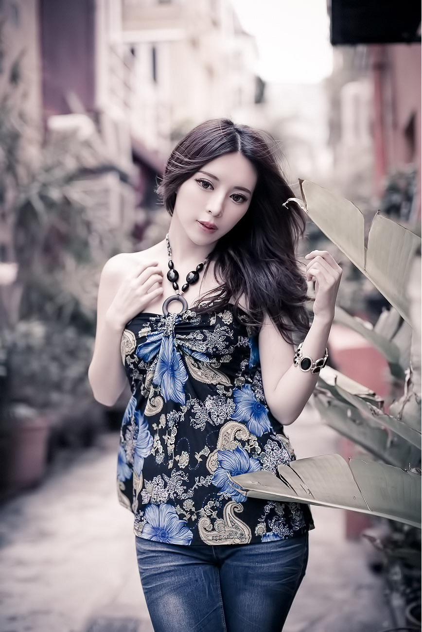 大眼正妹张齐郡《炫彩外拍》-图35