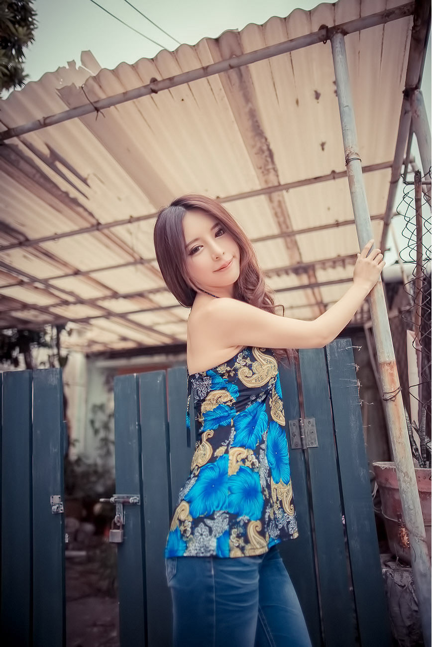 大眼正妹张齐郡《炫彩外拍》-图58