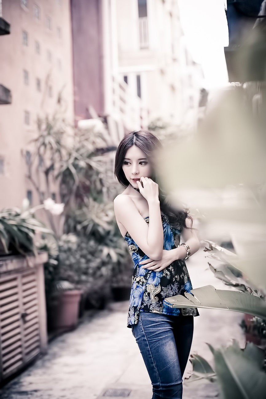 大眼正妹张齐郡《炫彩外拍》-图5