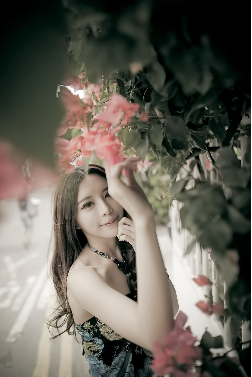 大眼正妹张齐郡《炫彩外拍》-图59