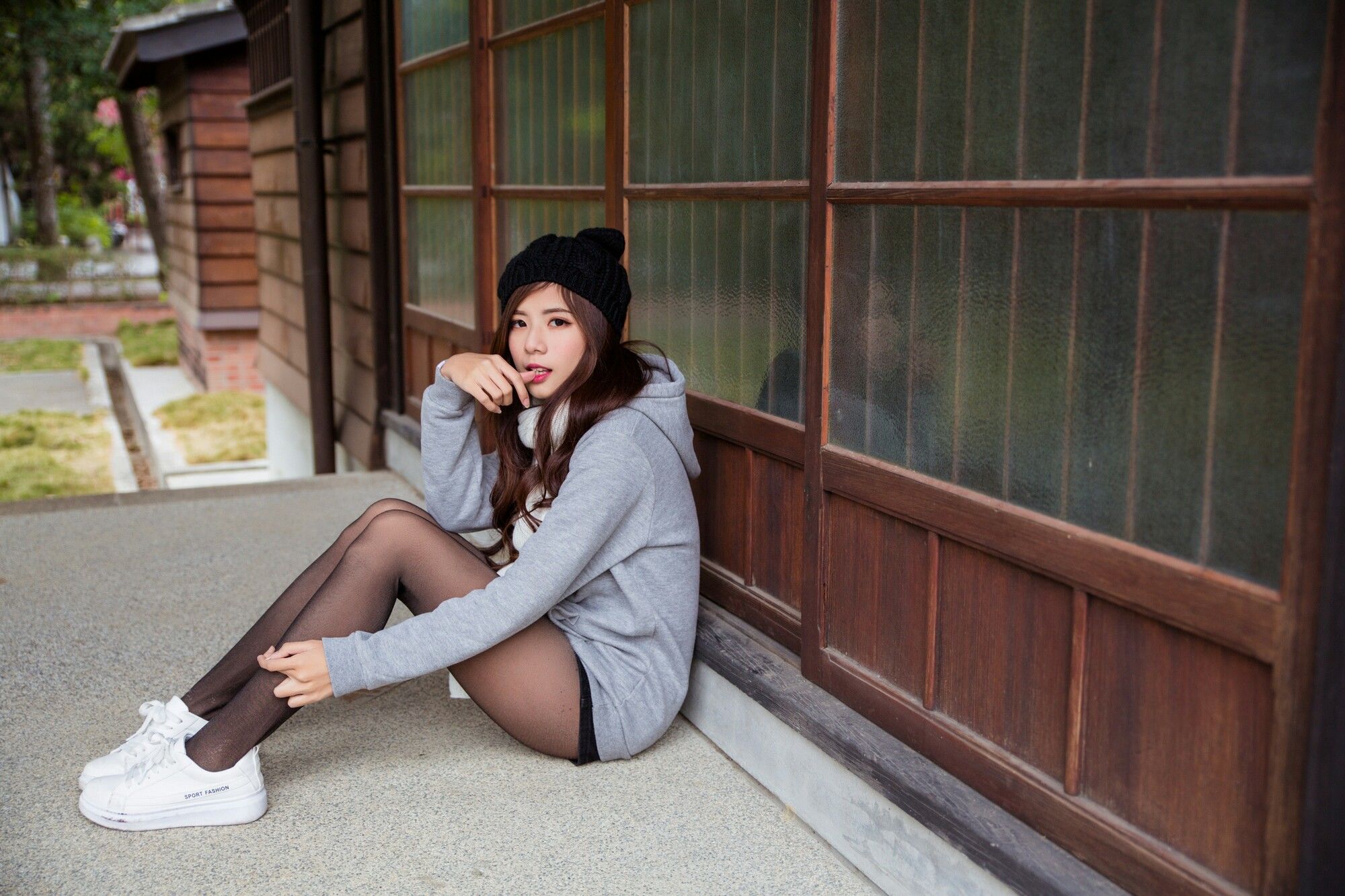 方唯真 - 3套服装黑丝街拍-图10