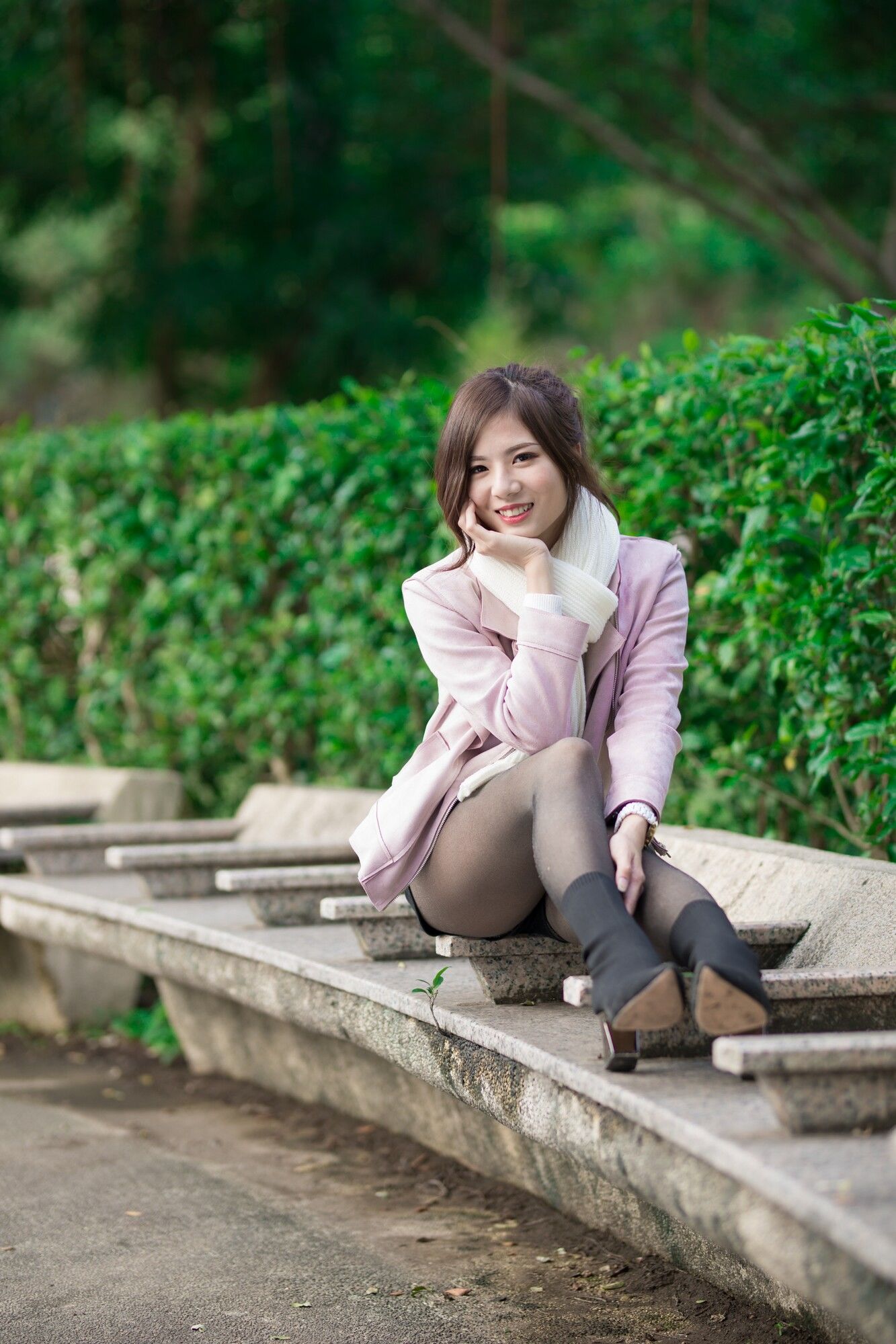 方唯真 - 3套服装黑丝街拍-图1