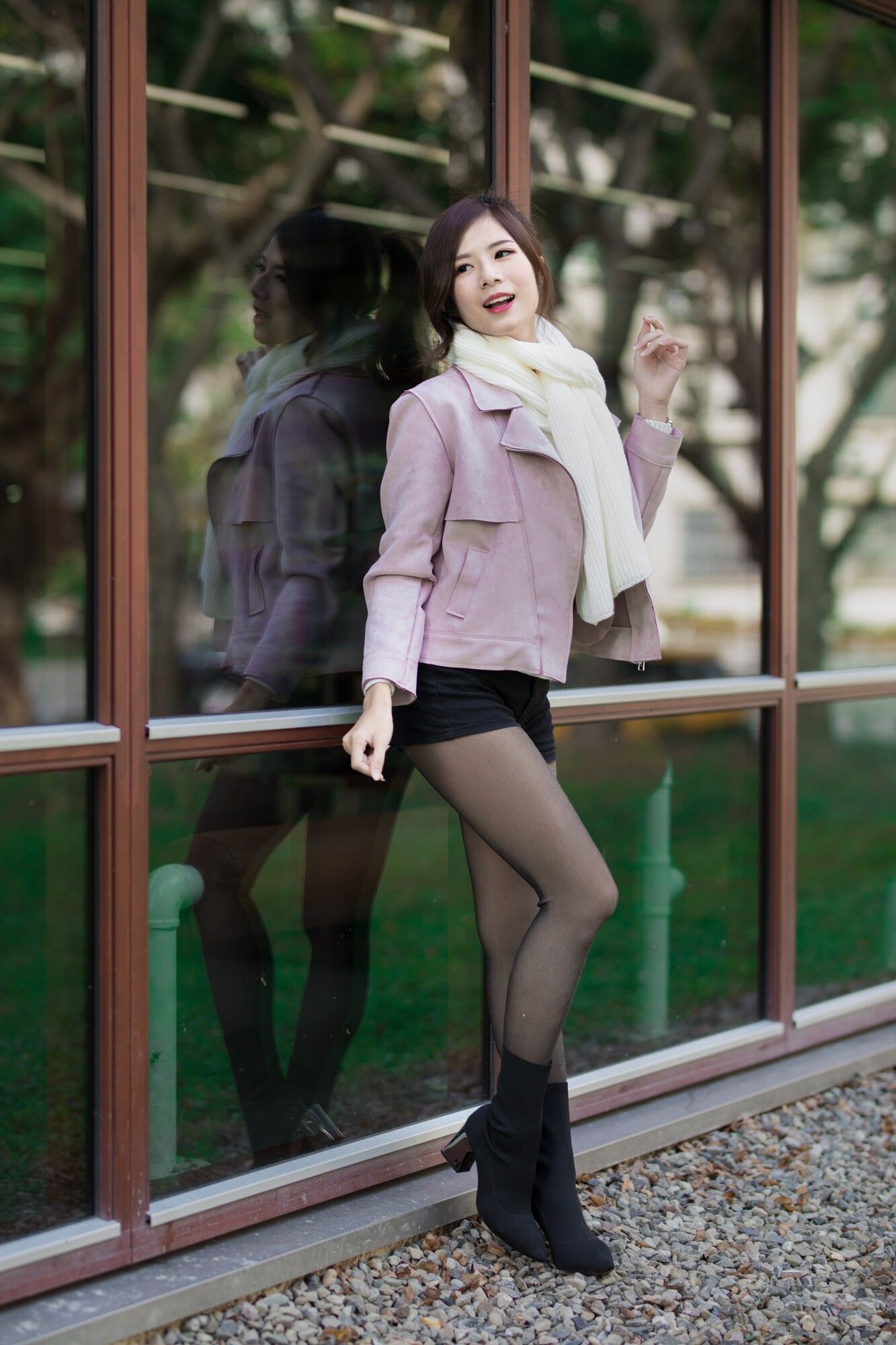 方唯真 - 3套服装黑丝街拍-图29