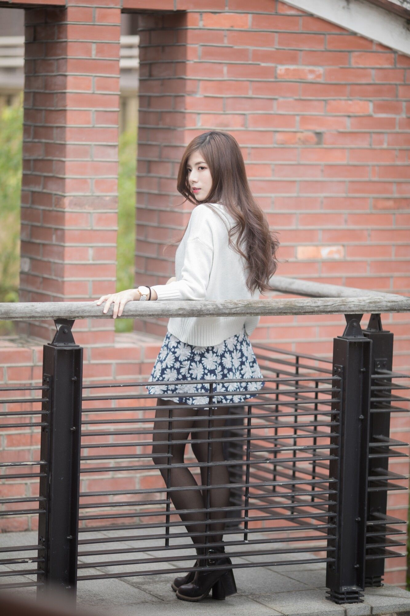 方唯真 - 3套服装黑丝街拍-图44