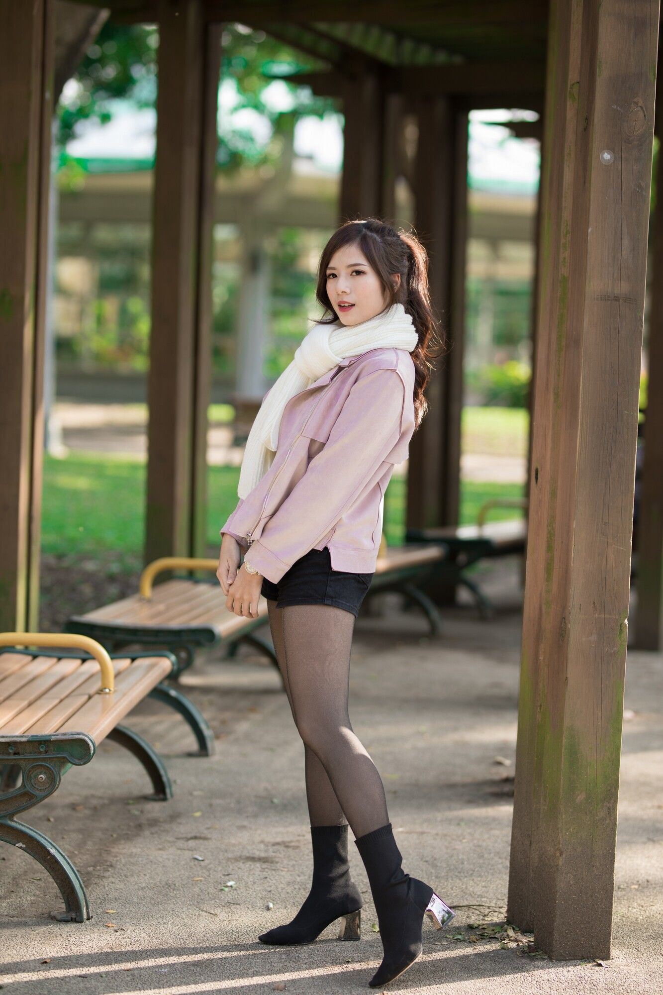 方唯真 - 3套服装黑丝街拍-图4