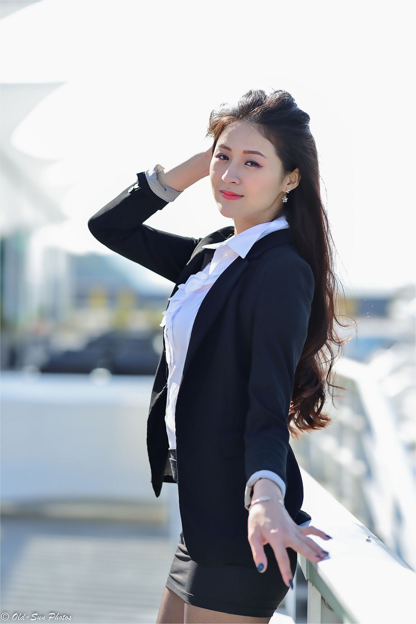 小梵《展覽館旁OL街拍》-图60