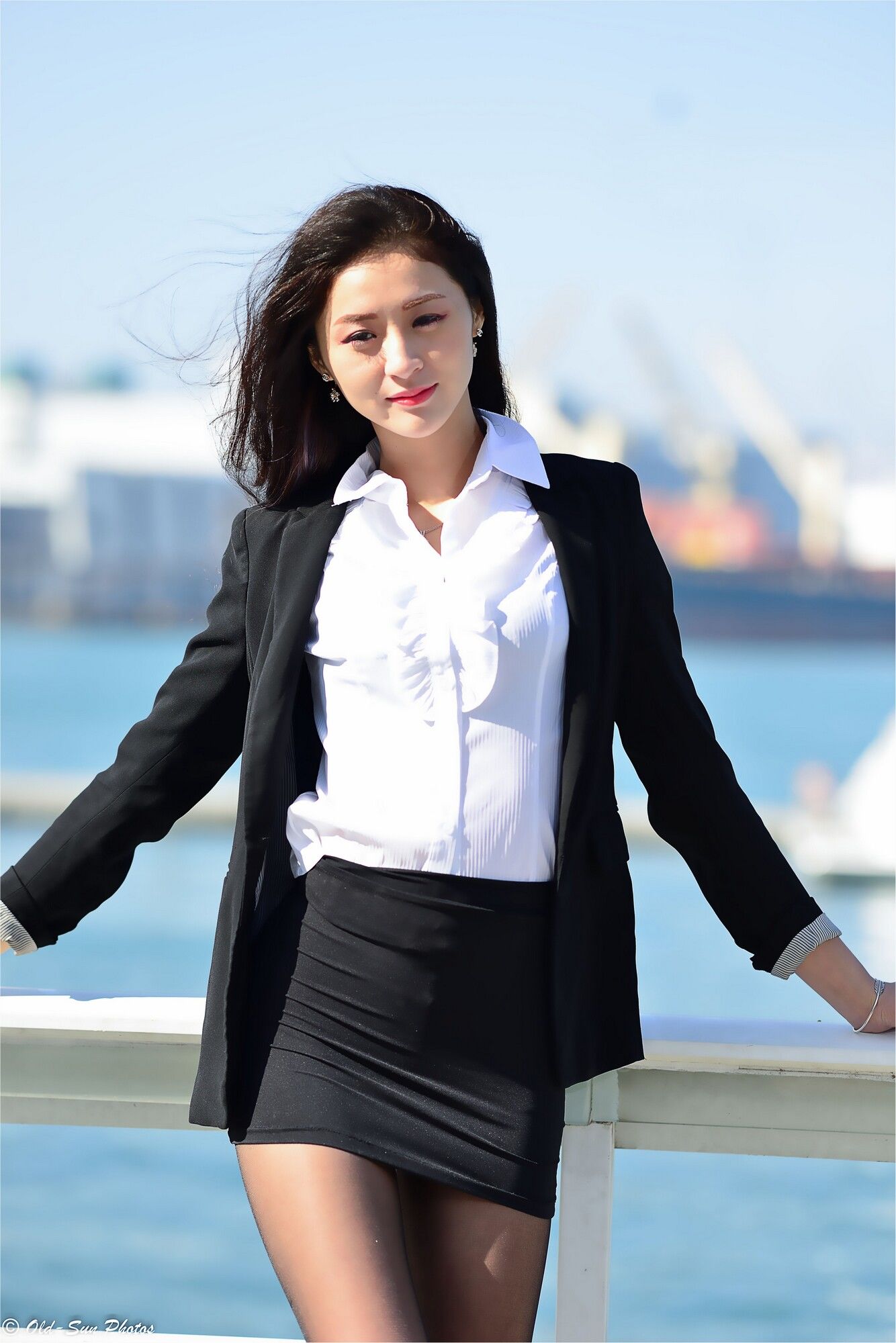 小梵《展覽館旁OL街拍》-图66