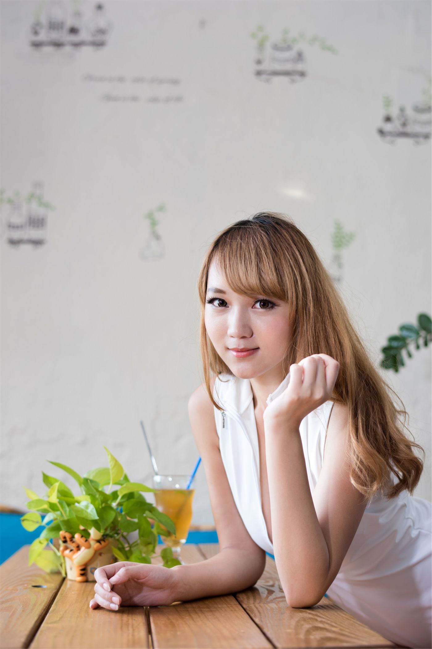 黄镫娴 - 台湾丰满女郎邻家女孩-图17