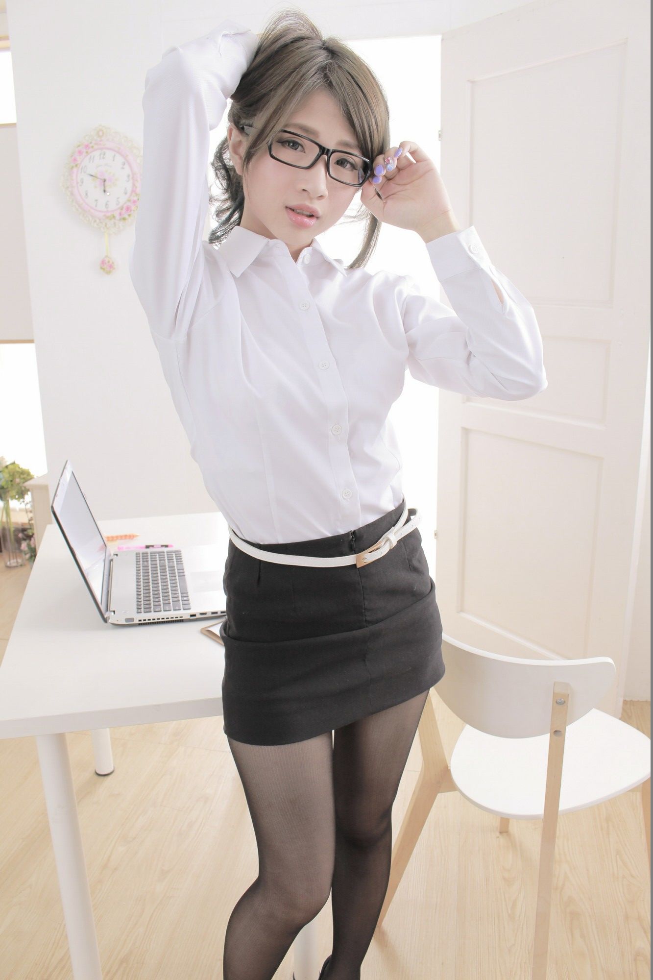 胡安绮 - 米果OL棚拍-图14