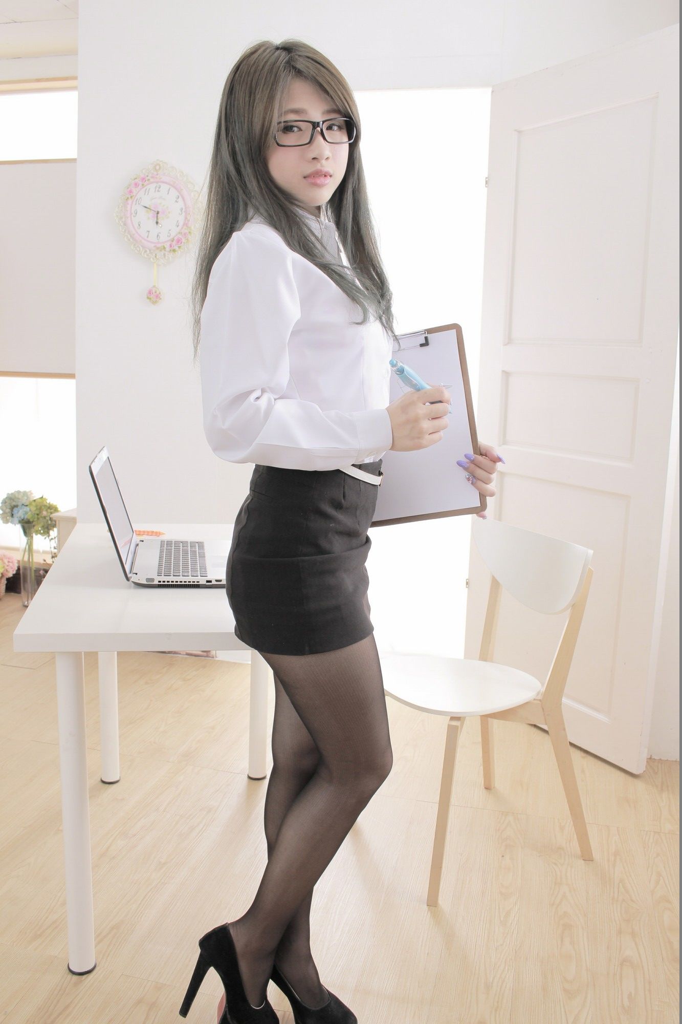 胡安绮 - 米果OL棚拍-图21