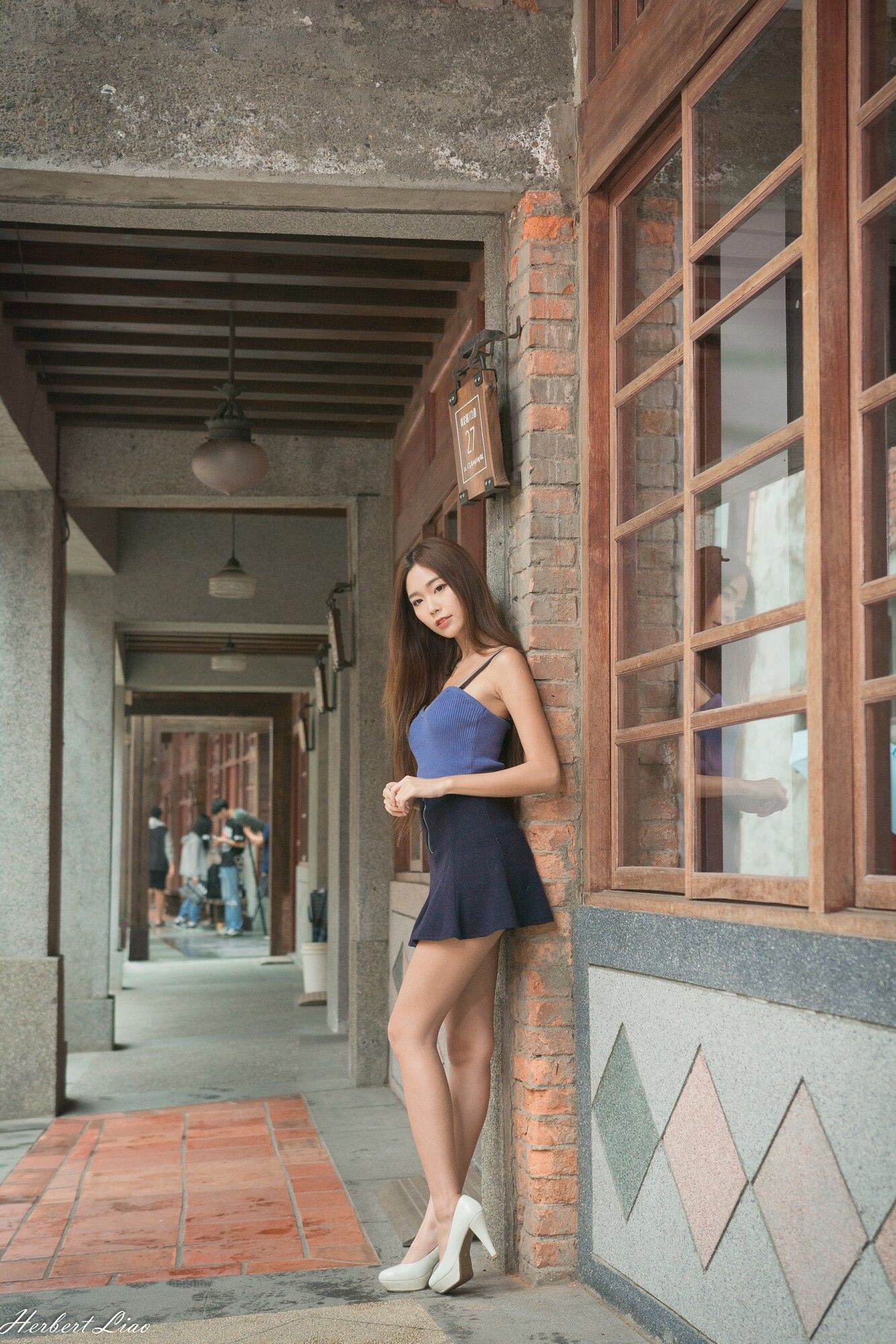 黄上晏《剝皮寮~超短裙外拍》-图2