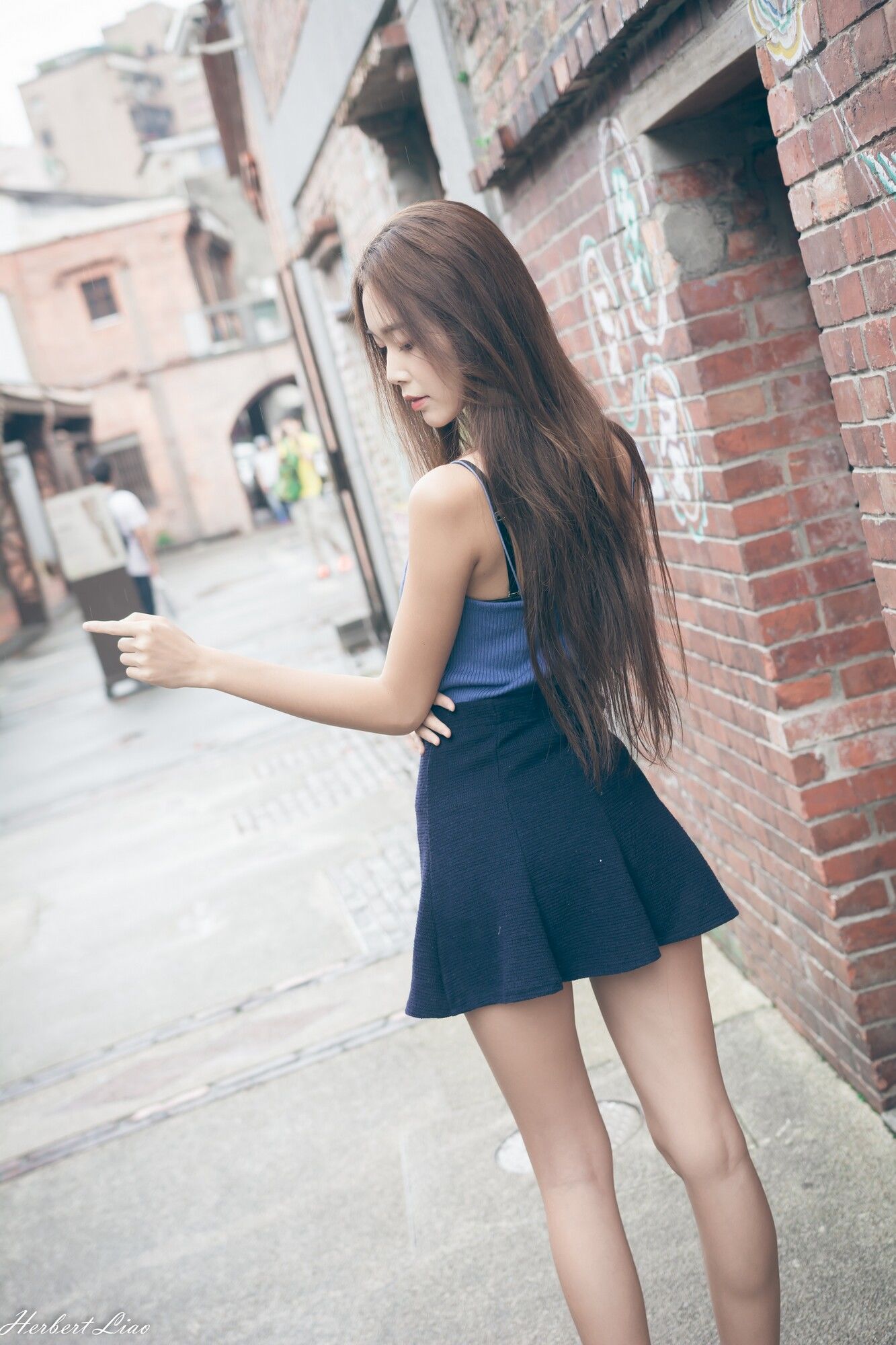 黄上晏《剝皮寮~超短裙外拍》-图3