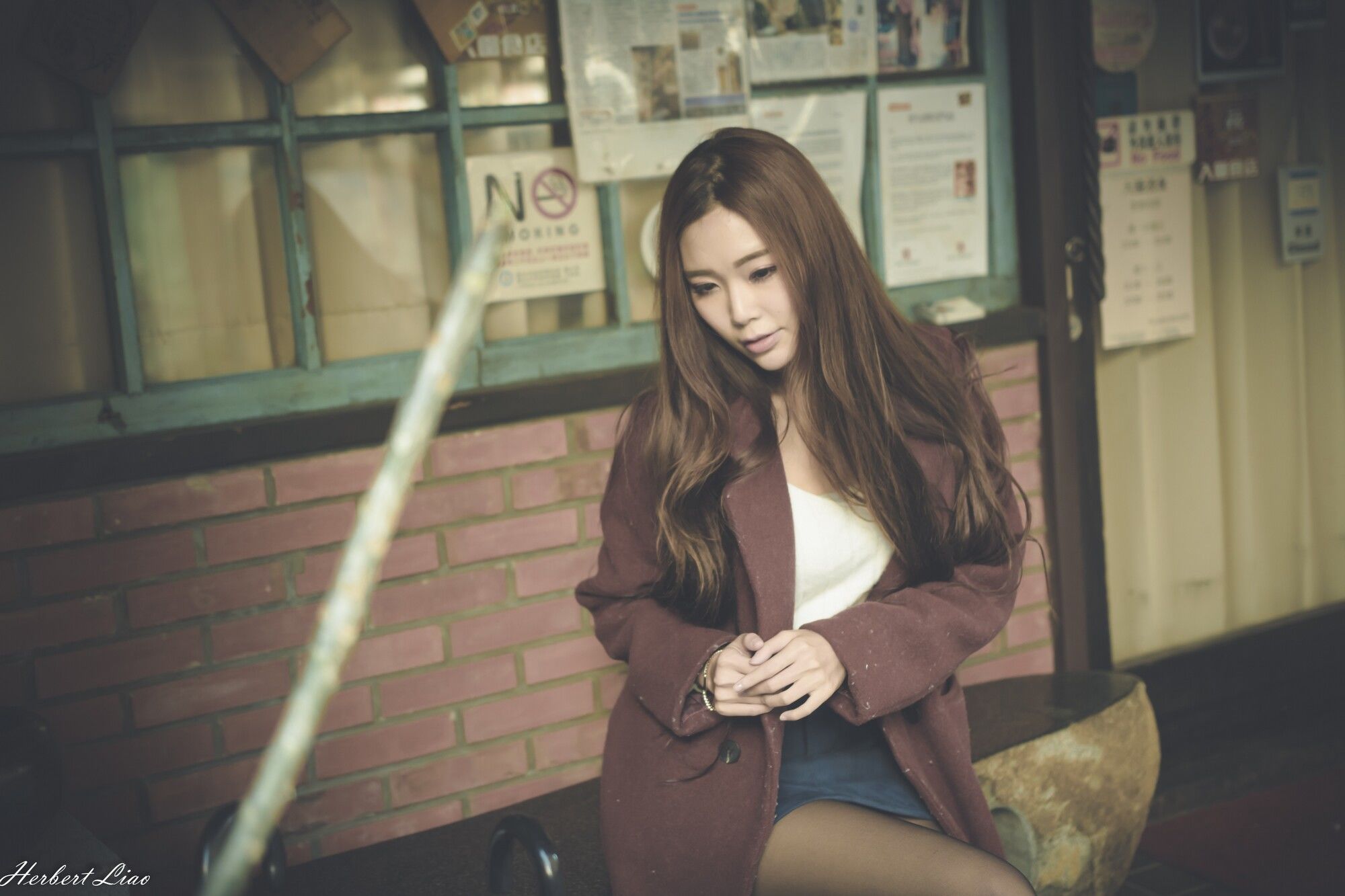 黄上晏《古亭站周邊~风衣正妹》-图3