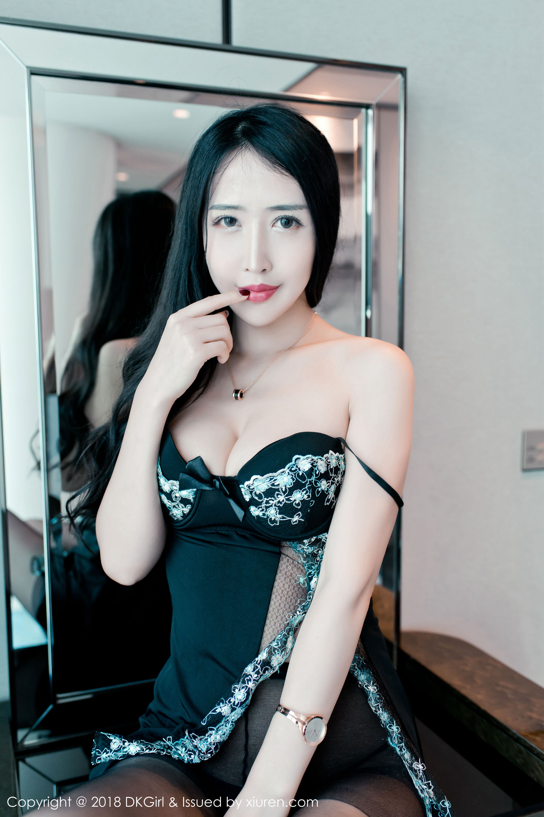 余馨妍/石心琪《美腿与黑丝诱惑》  Vol.068-图22