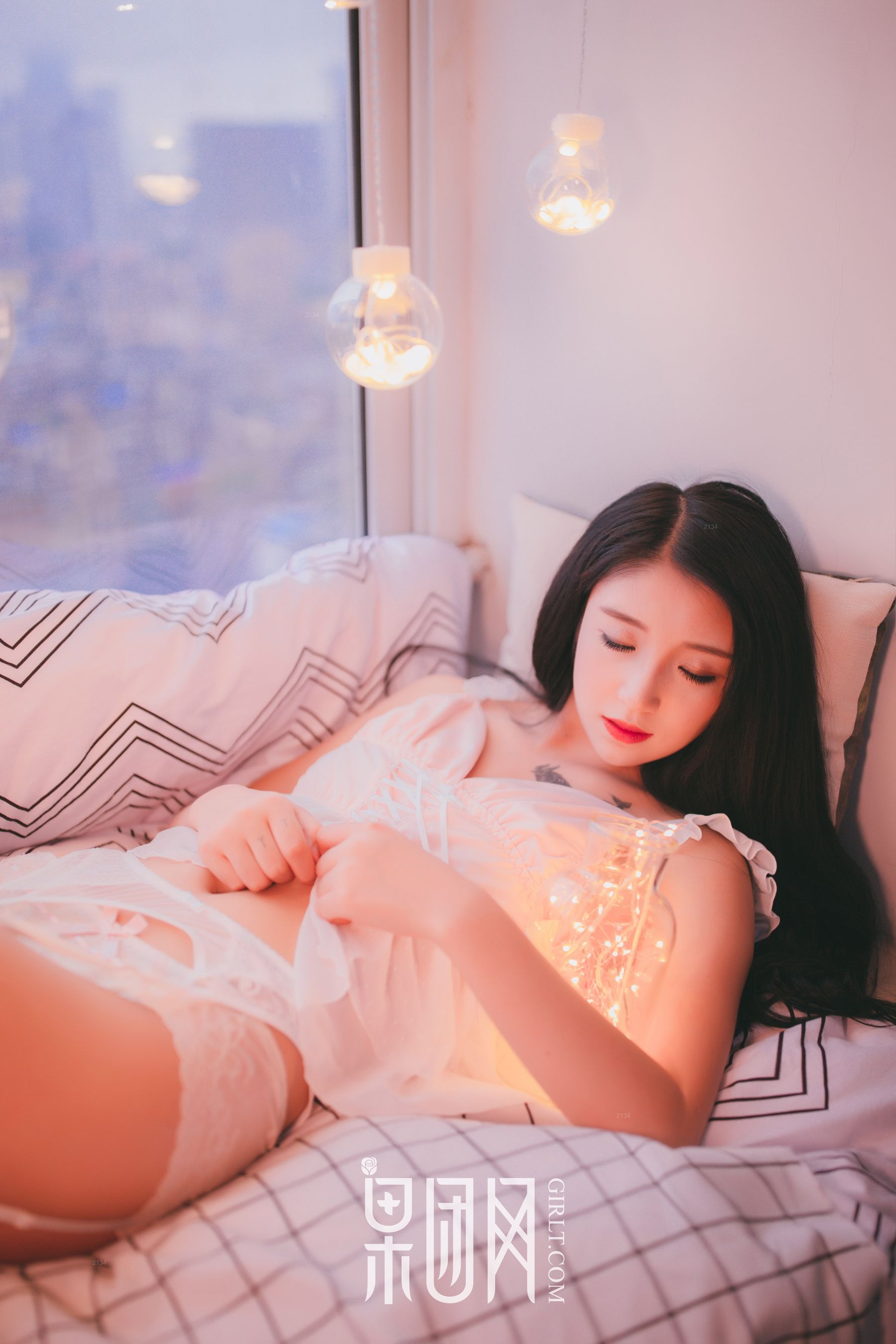 《清纯女神身着白纱，妩媚动人！》  No.027-图37