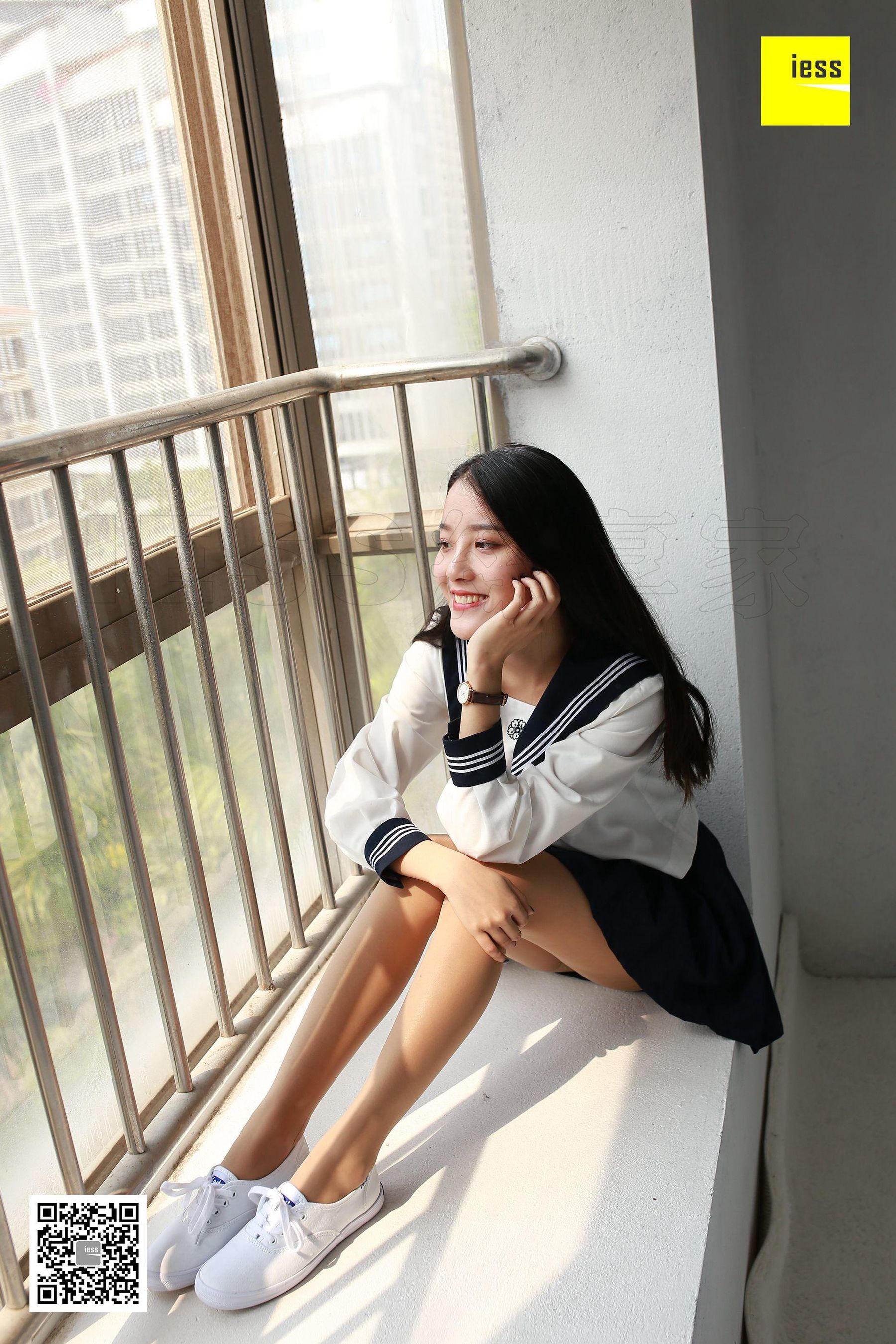 婉萍 《第一次涂指甲油的婉萍》  丝享家216-图0