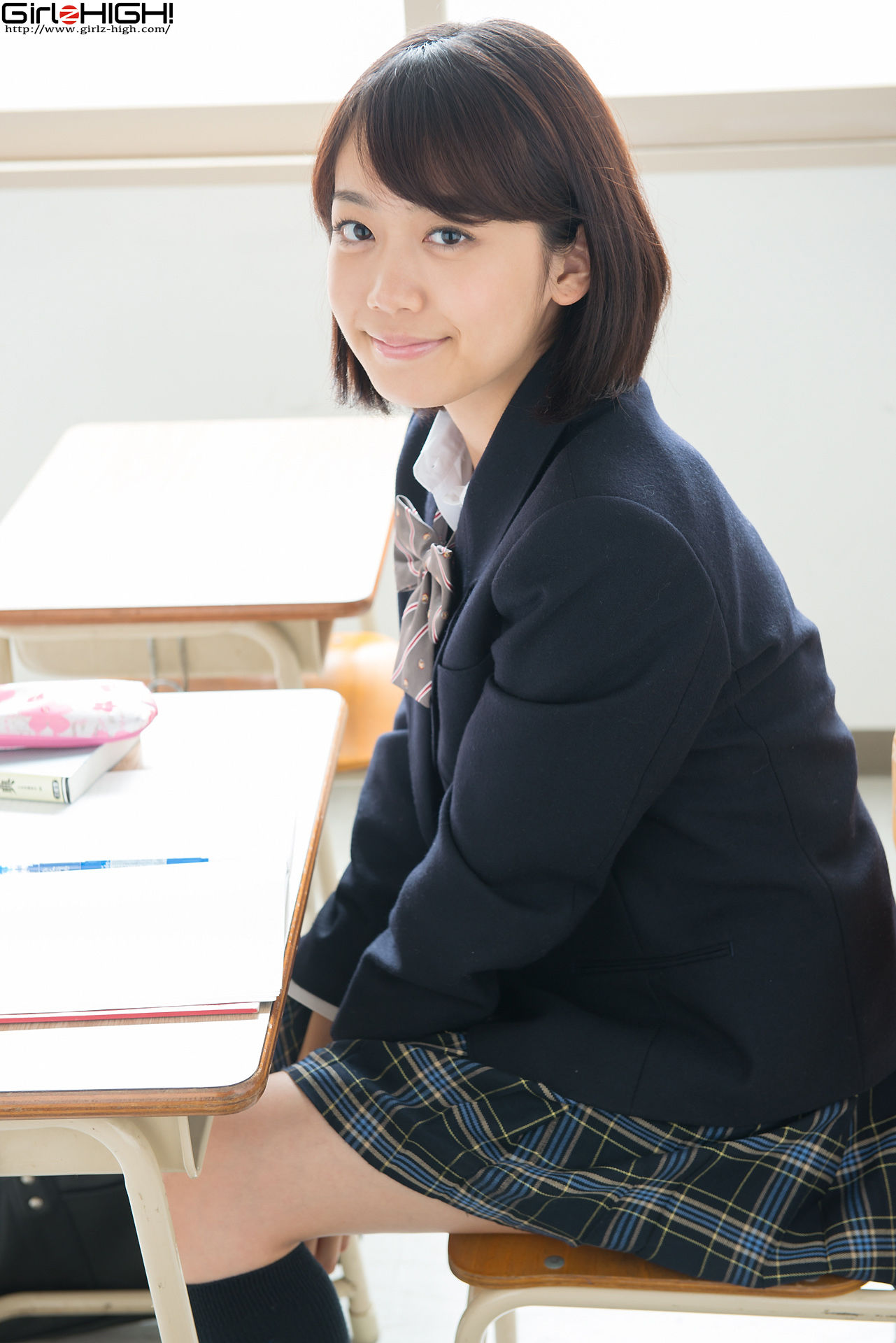 Koharu Nishino 西野小春 - 学生装 - bkoh_006_001-图1