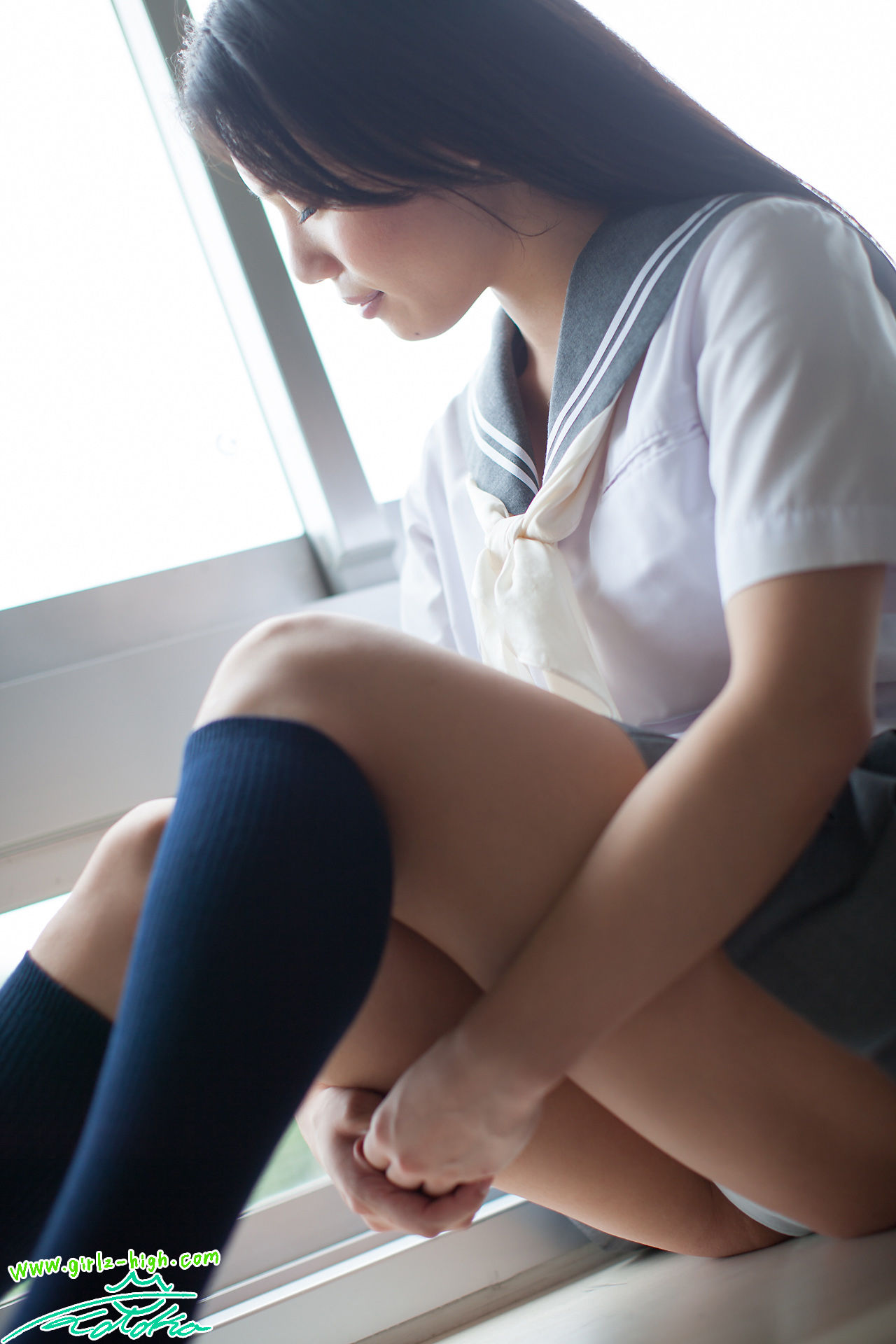 みね琴叶《どこ見てるの？》制服展開ビキニ-图9