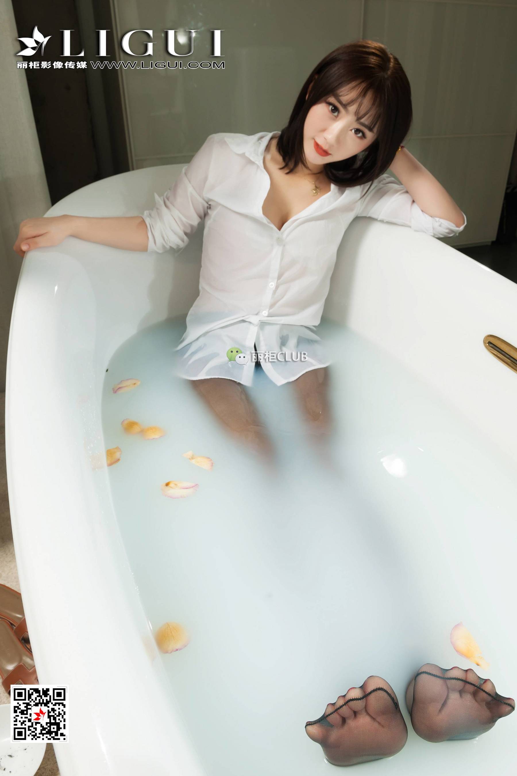 足模然然《浴缸丝足迷情》  网络丽人-图5