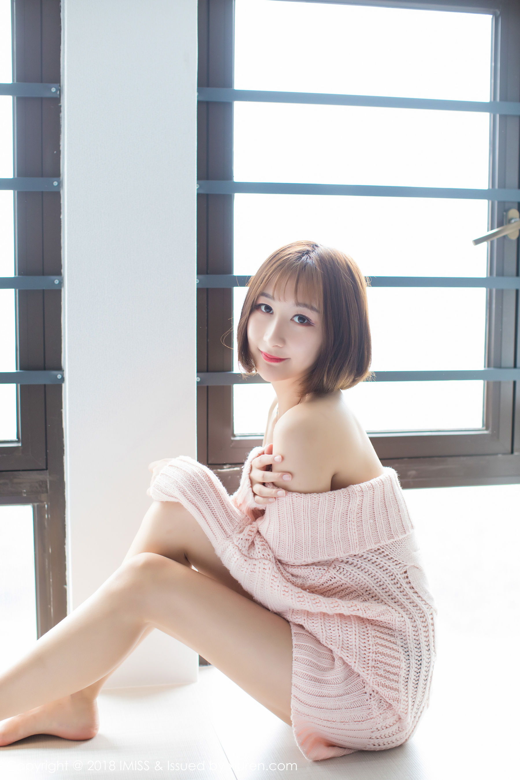 九尾Ivy-《性感极致的丝袜美腿诱惑》  Vol.240-图2