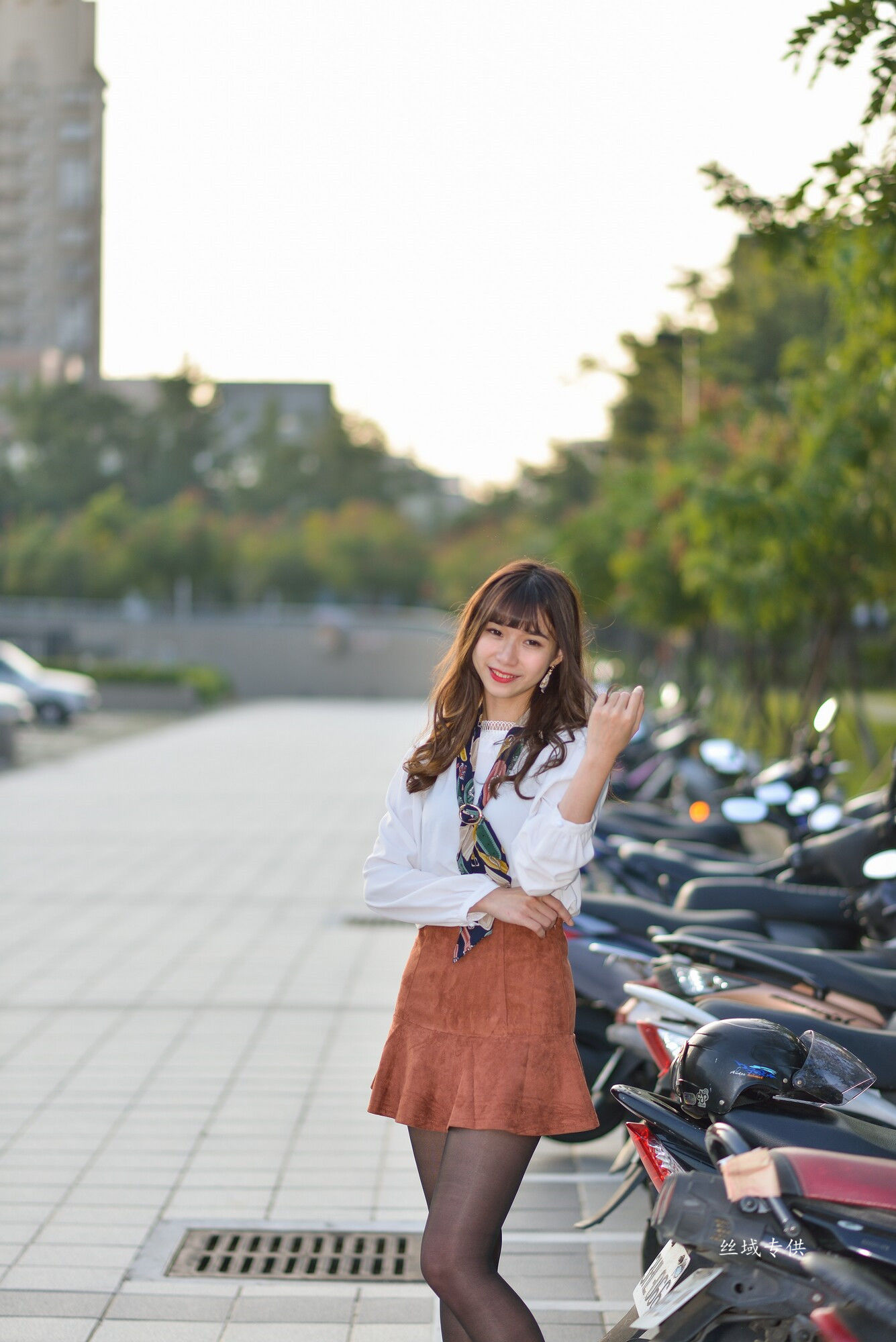 題題 國美館.時裝 黑丝小妹短裙街拍-图110