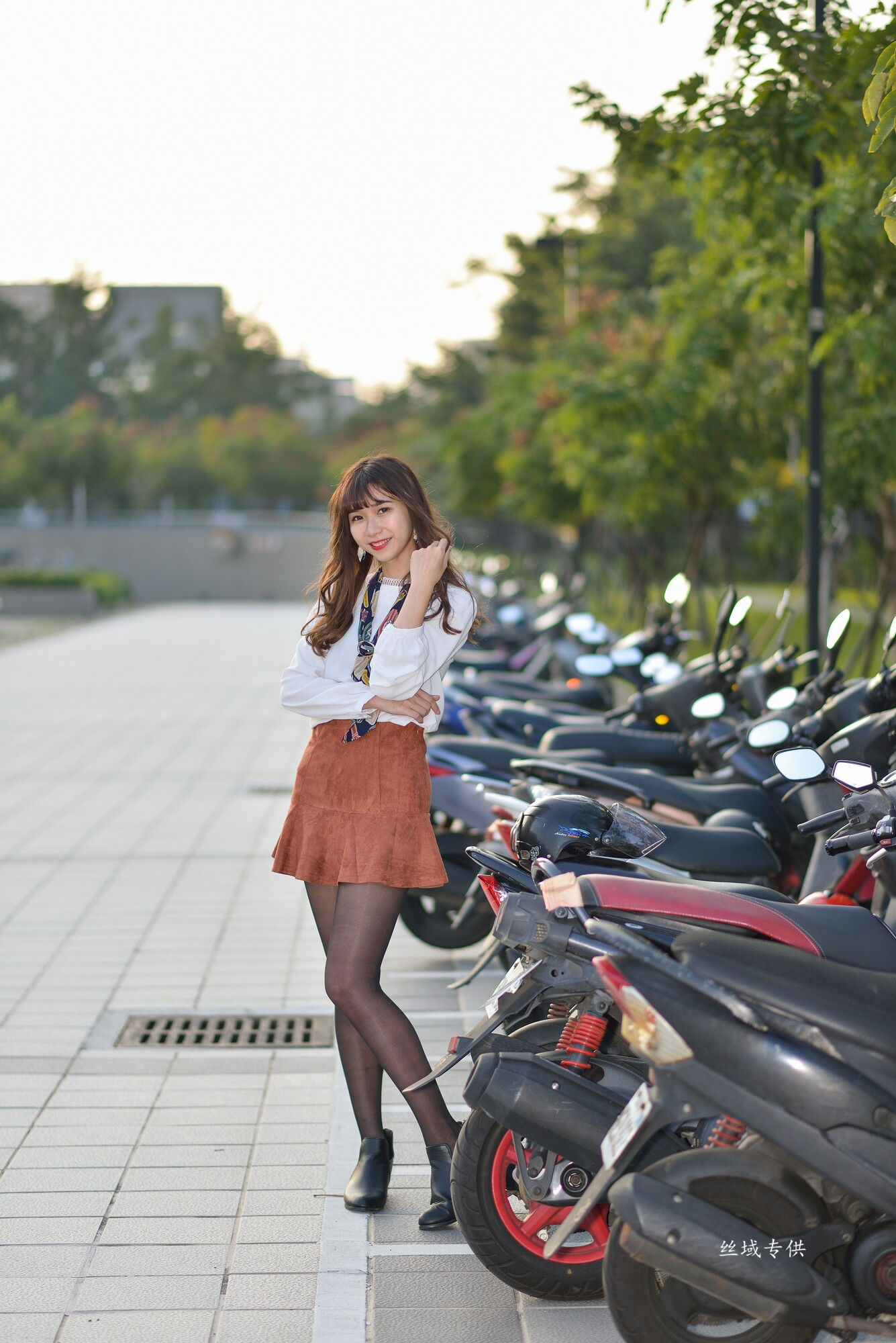 題題 國美館.時裝 黑丝小妹短裙街拍-图114