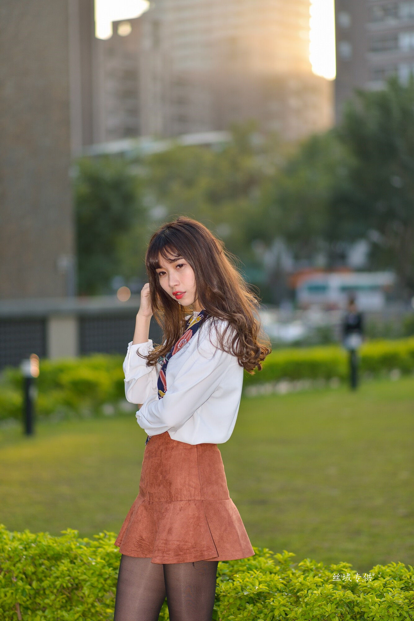 題題 國美館.時裝 黑丝小妹短裙街拍-图132