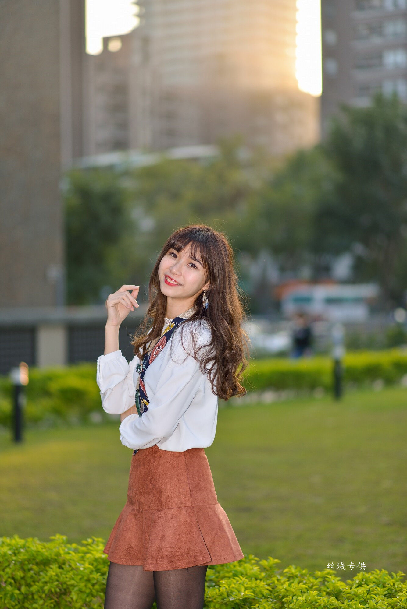 題題 國美館.時裝 黑丝小妹短裙街拍-图133