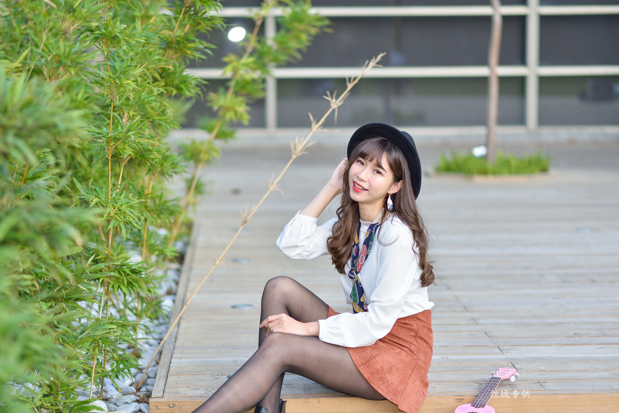 題題 國美館.時裝 黑丝小妹短裙街拍-图13