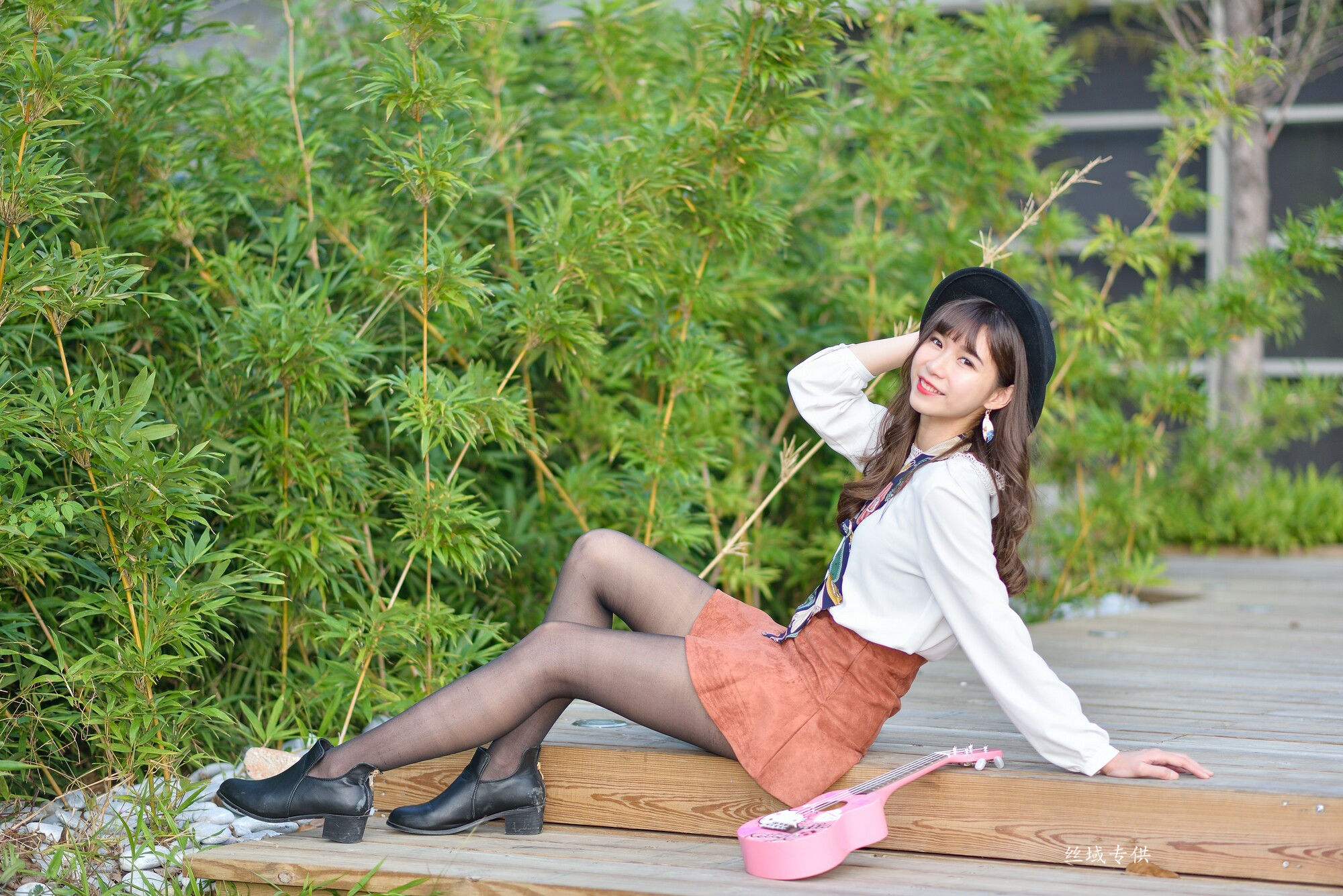 題題 國美館.時裝 黑丝小妹短裙街拍-图16