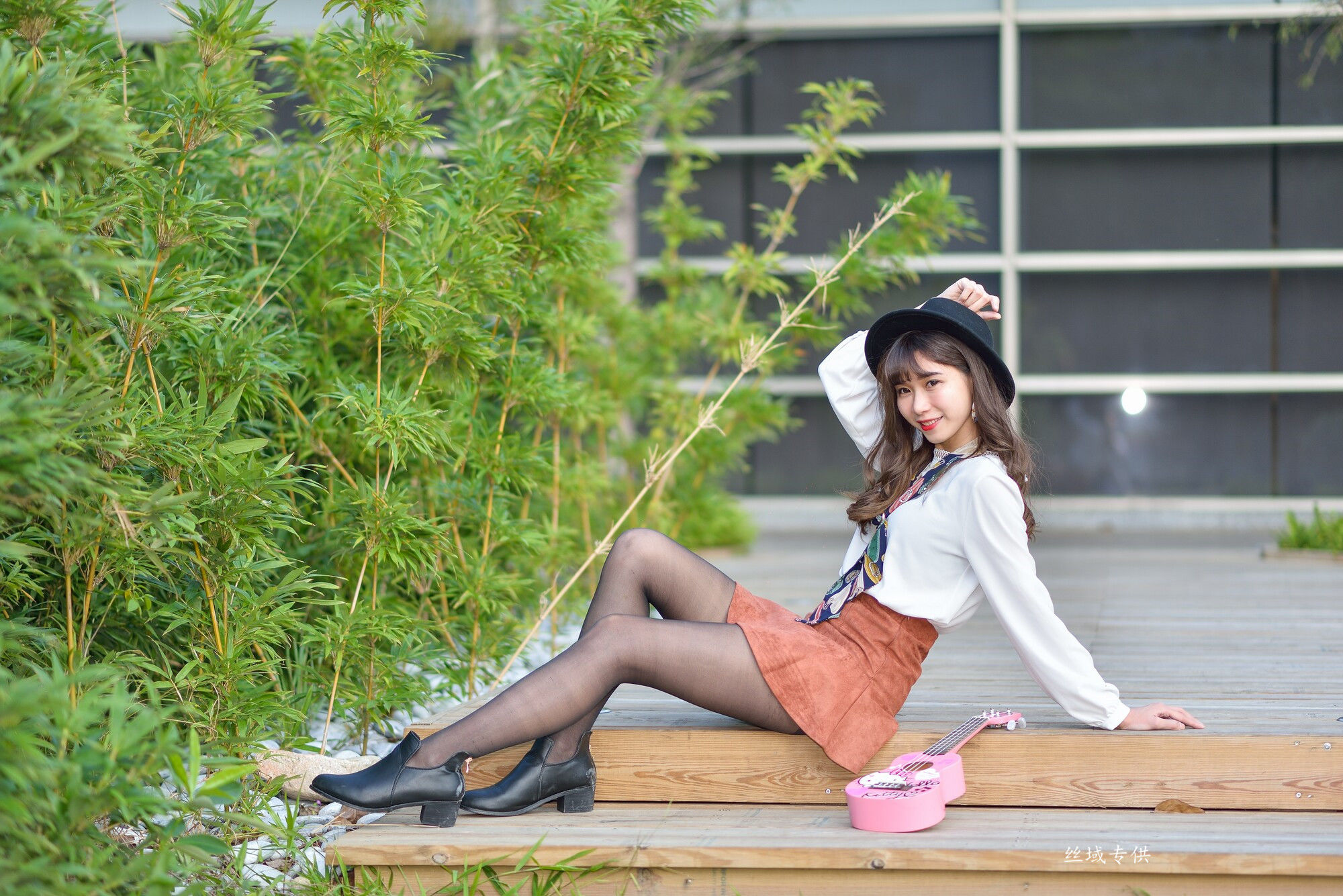 題題 國美館.時裝 黑丝小妹短裙街拍-图17