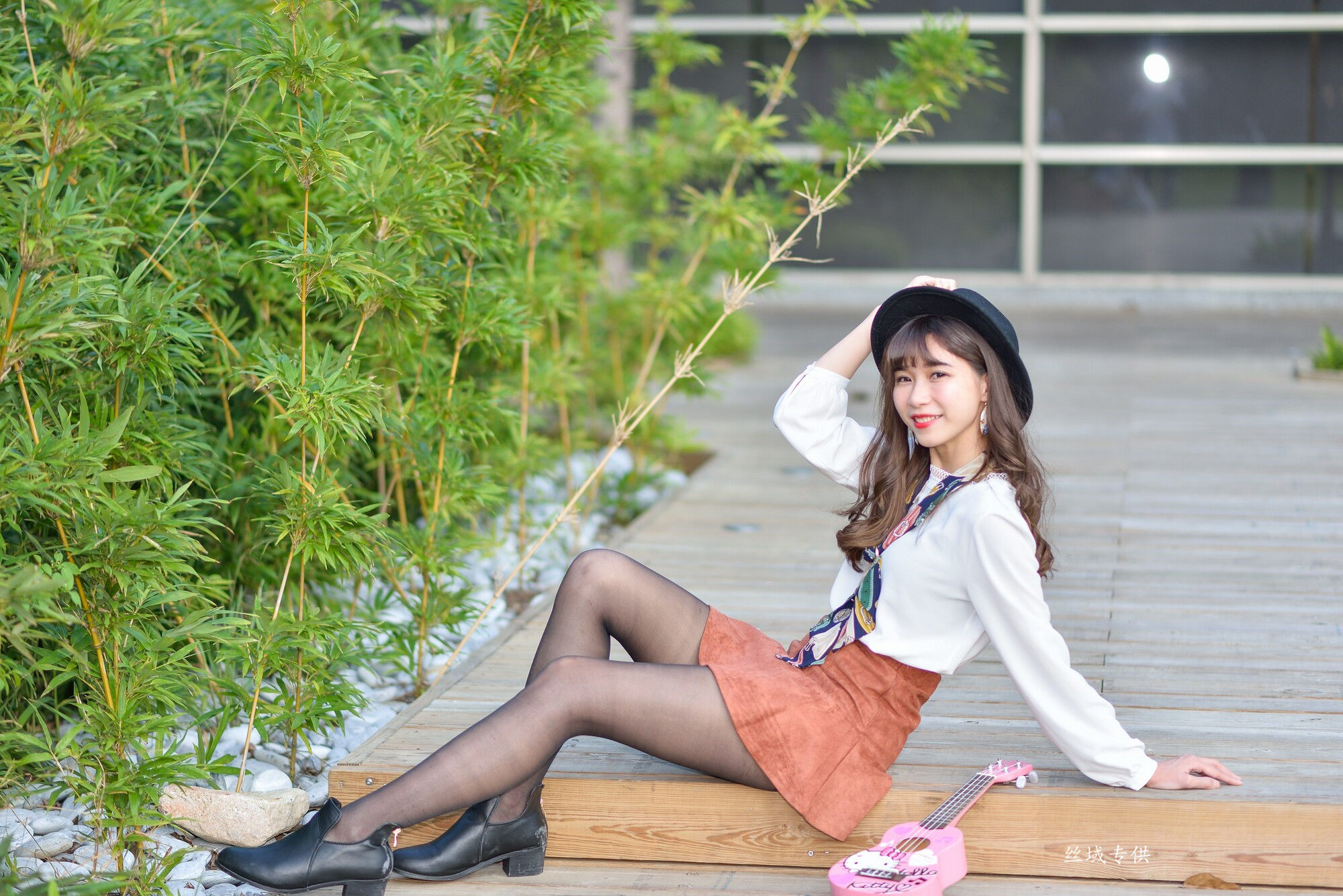 題題 國美館.時裝 黑丝小妹短裙街拍-图18