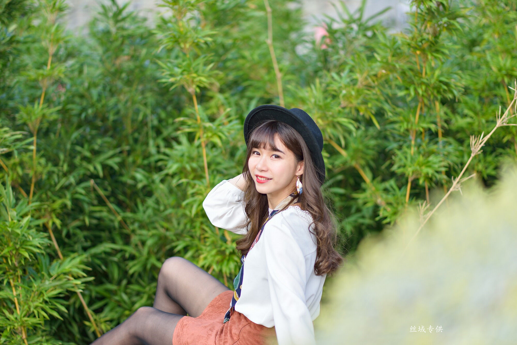 題題 國美館.時裝 黑丝小妹短裙街拍-图19