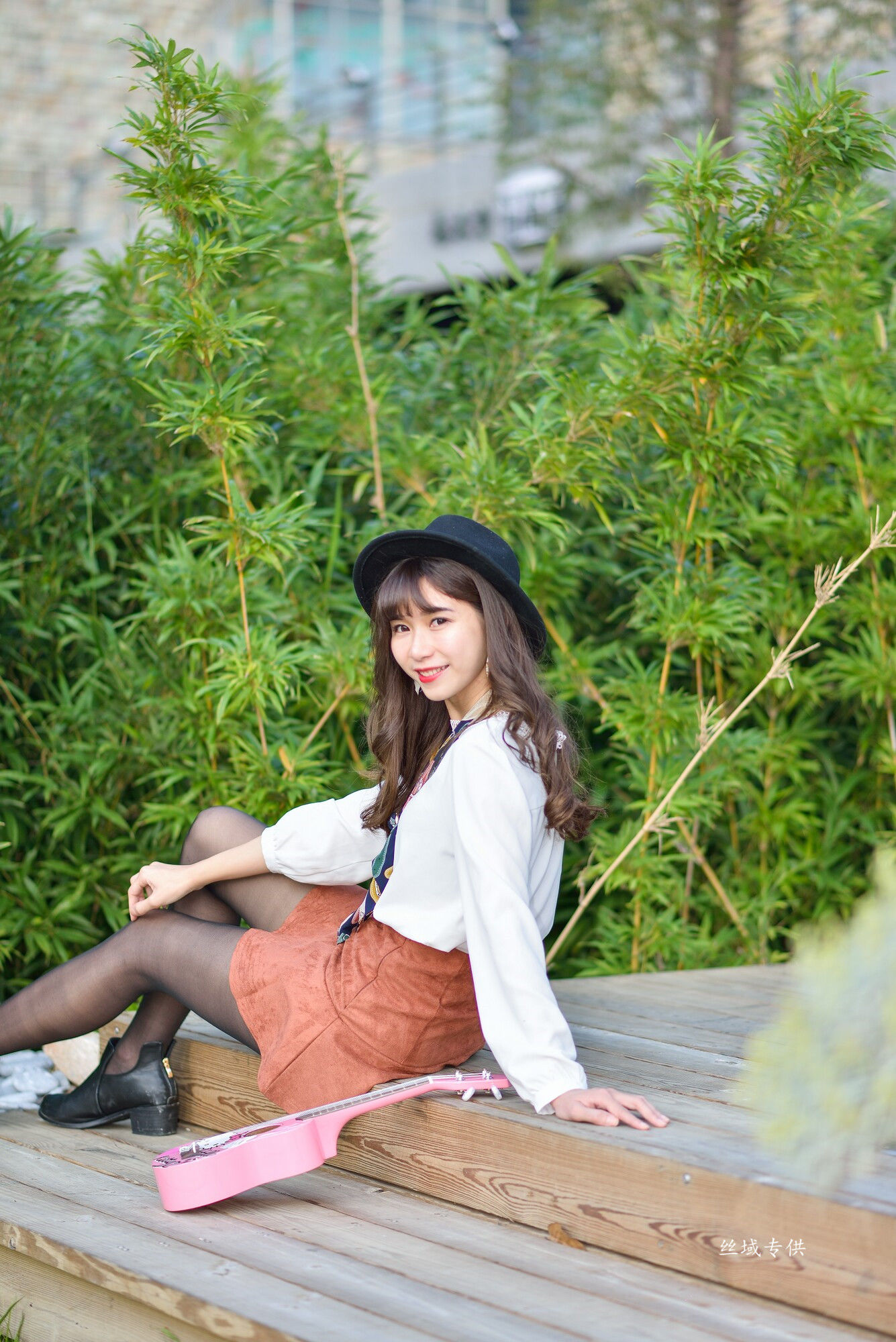 題題 國美館.時裝 黑丝小妹短裙街拍-图20