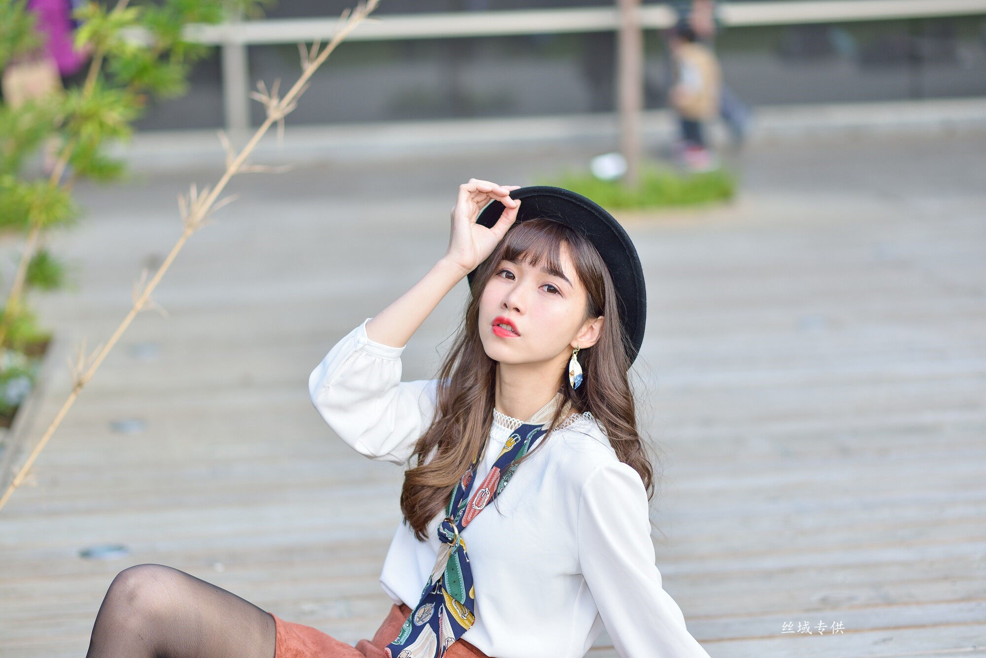 題題 國美館.時裝 黑丝小妹短裙街拍-图21