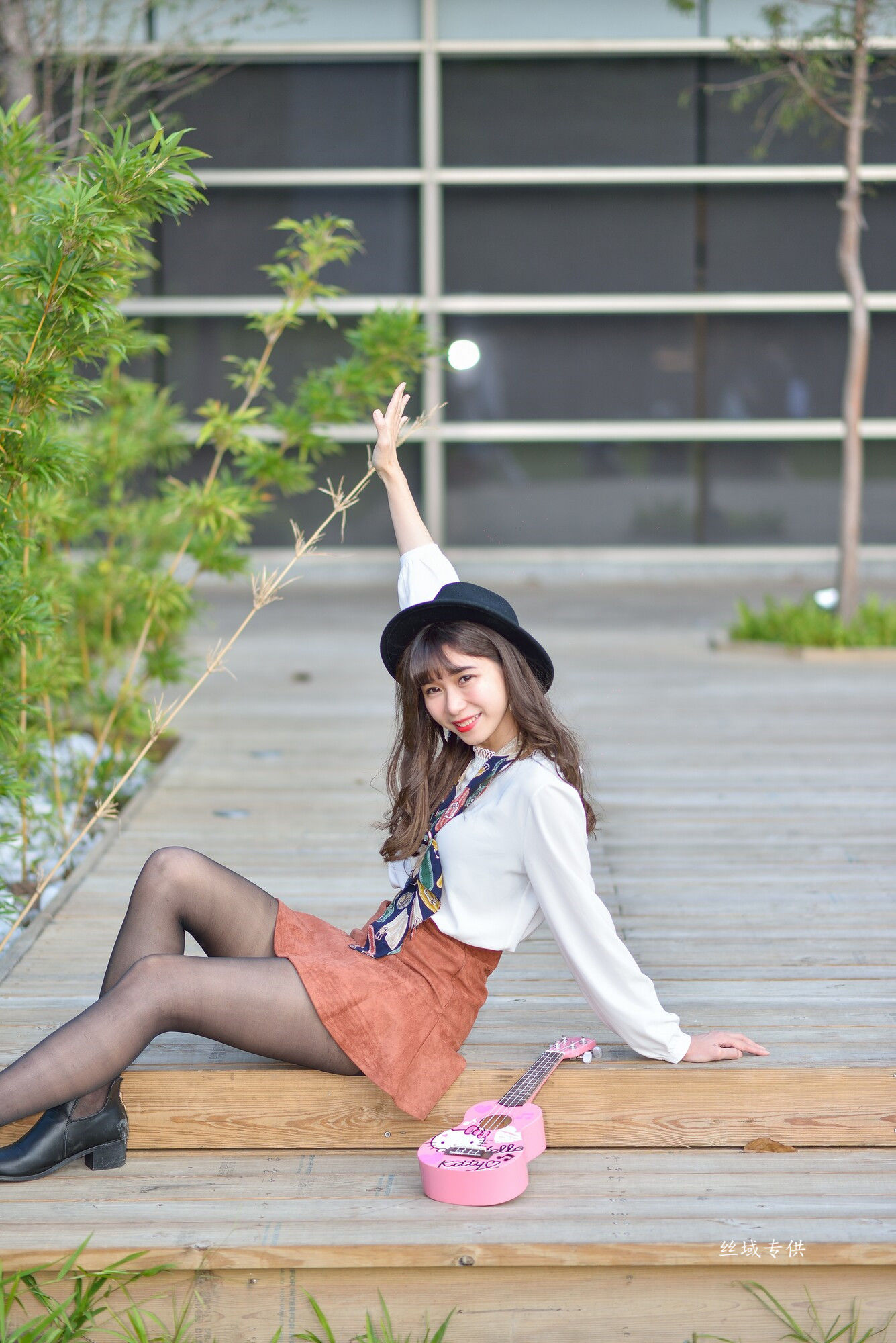 題題 國美館.時裝 黑丝小妹短裙街拍-图23