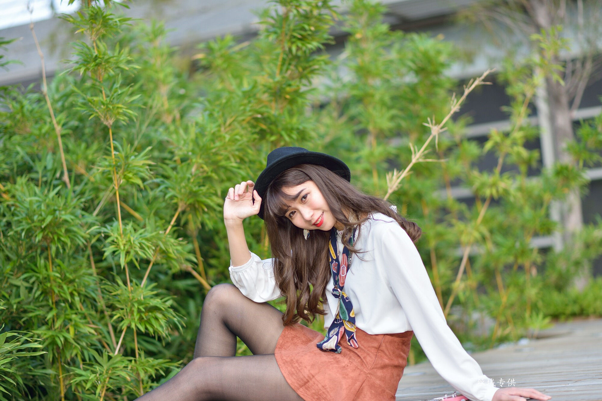 題題 國美館.時裝 黑丝小妹短裙街拍-图26