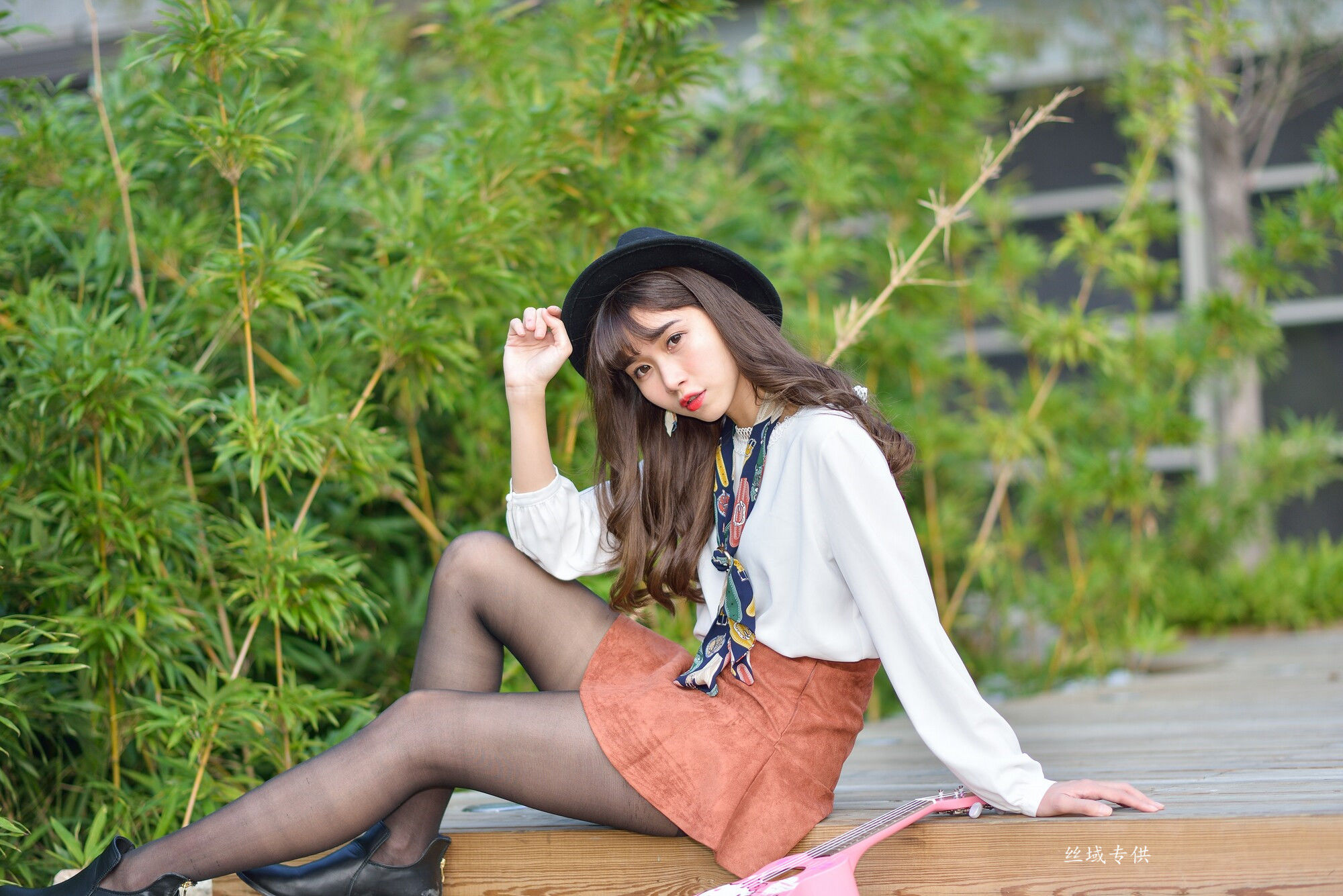 題題 國美館.時裝 黑丝小妹短裙街拍-图27