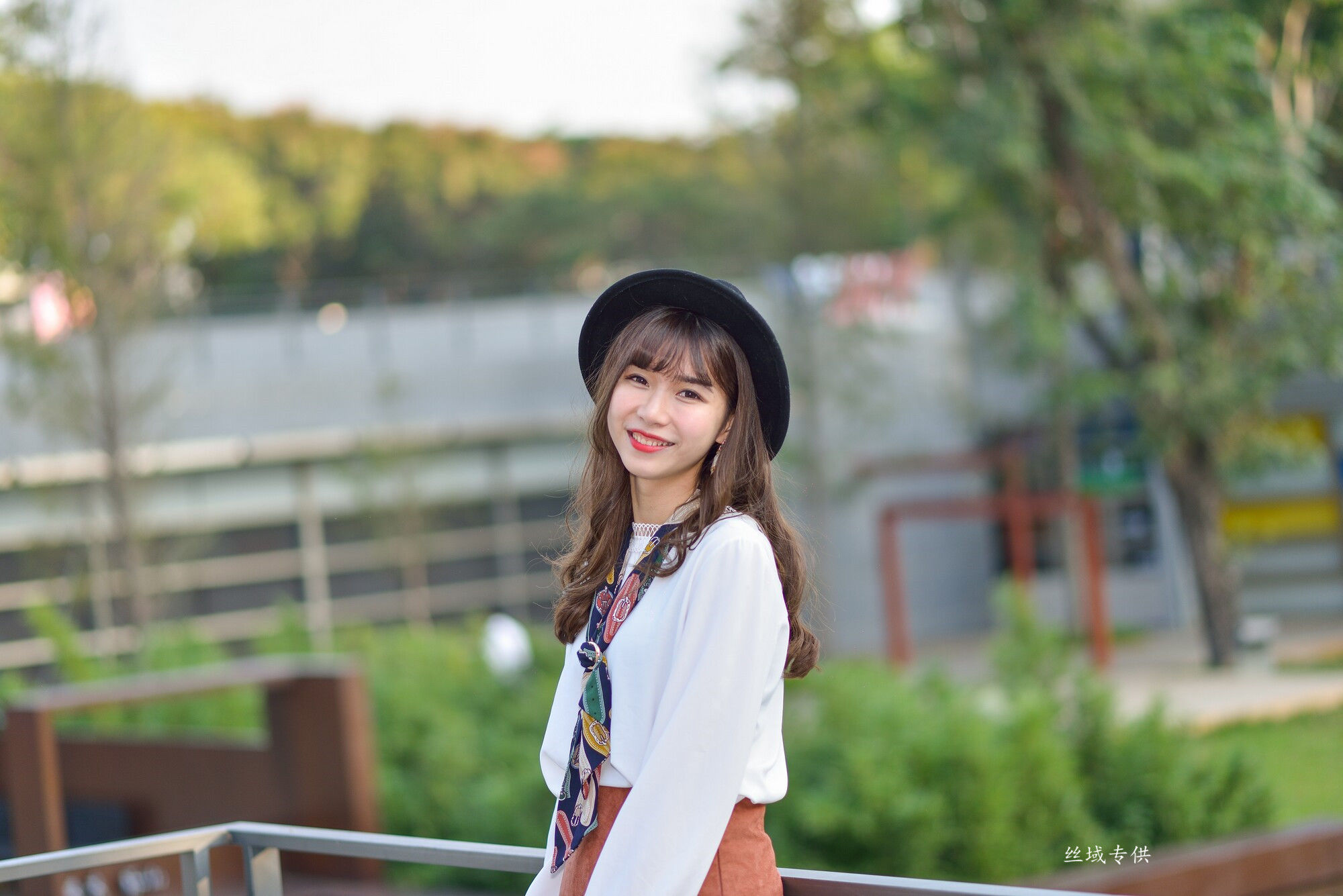 題題 國美館.時裝 黑丝小妹短裙街拍-图36