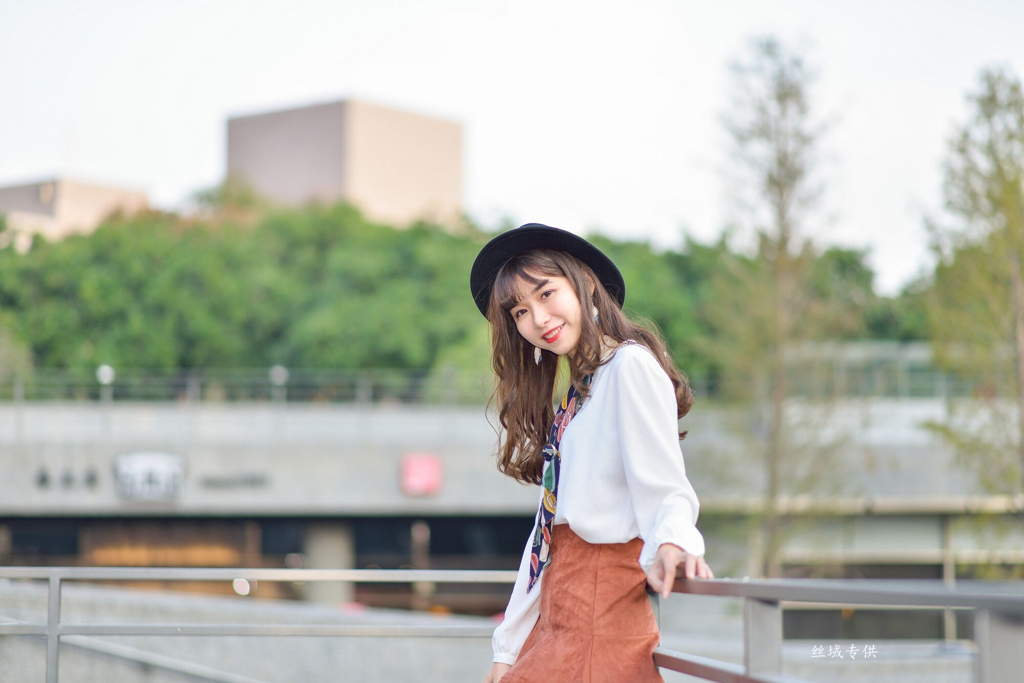 題題 國美館.時裝 黑丝小妹短裙街拍-图39