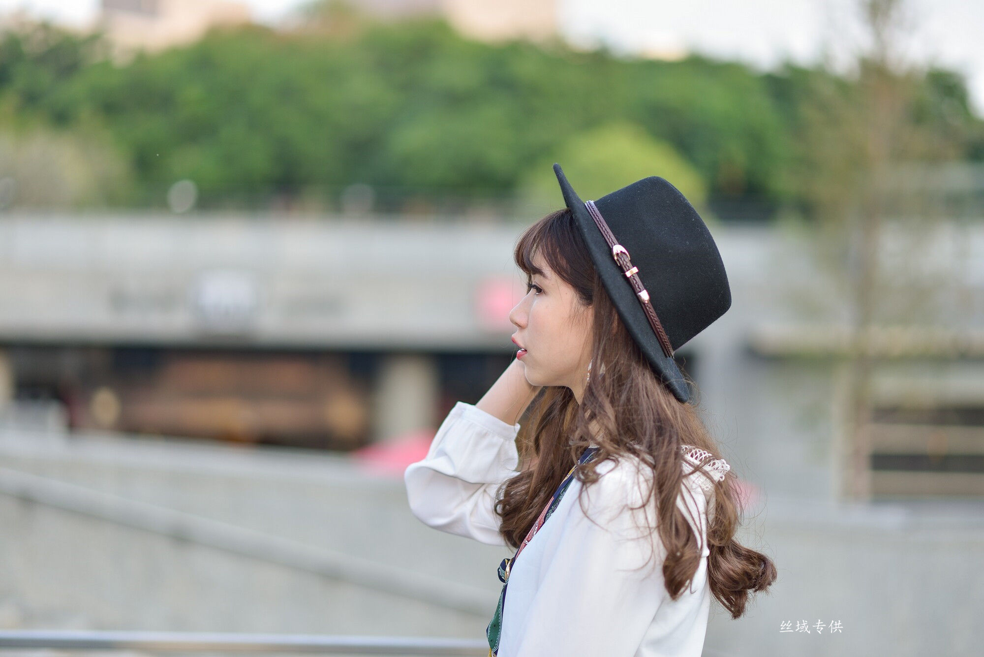 題題 國美館.時裝 黑丝小妹短裙街拍-图40