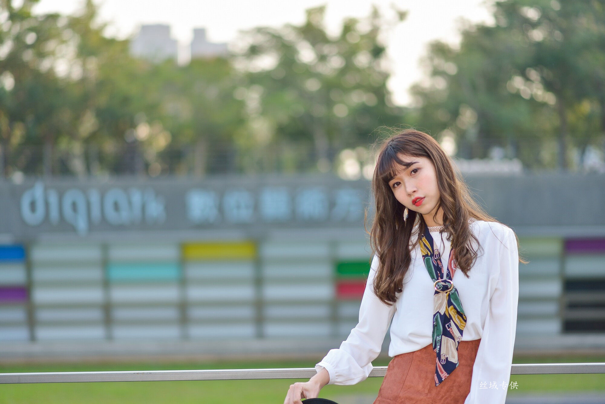 題題 國美館.時裝 黑丝小妹短裙街拍-图55