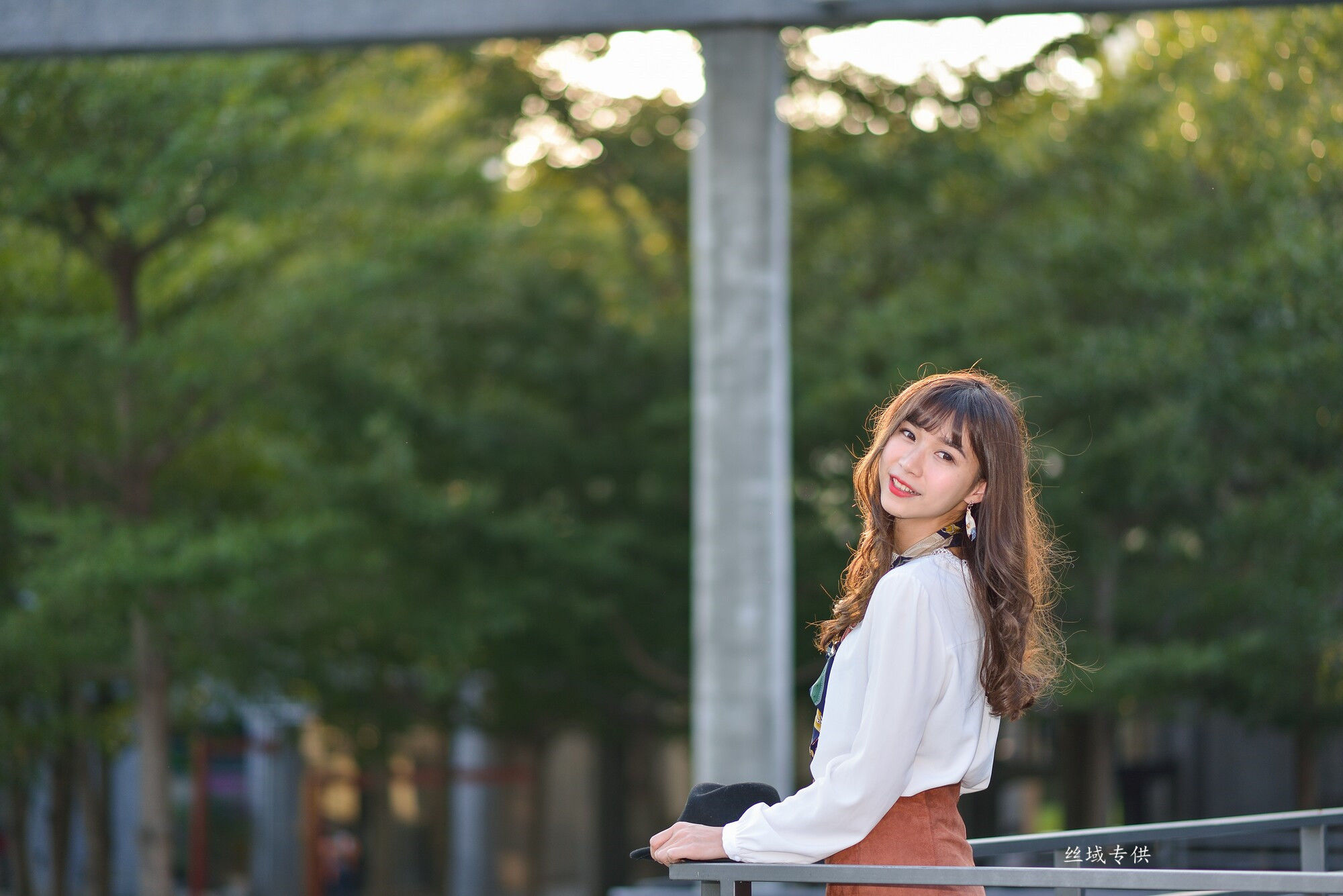 題題 國美館.時裝 黑丝小妹短裙街拍-图75