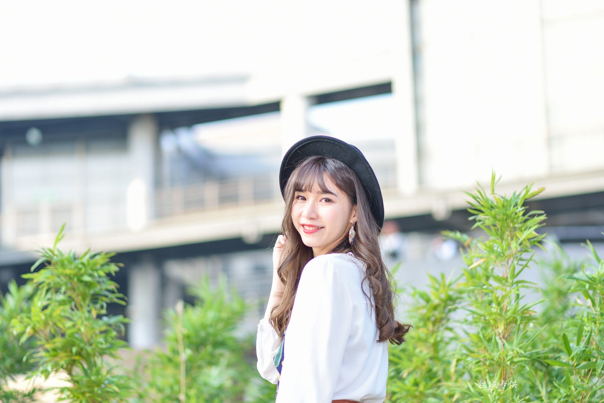 題題 國美館.時裝 黑丝小妹短裙街拍-图7