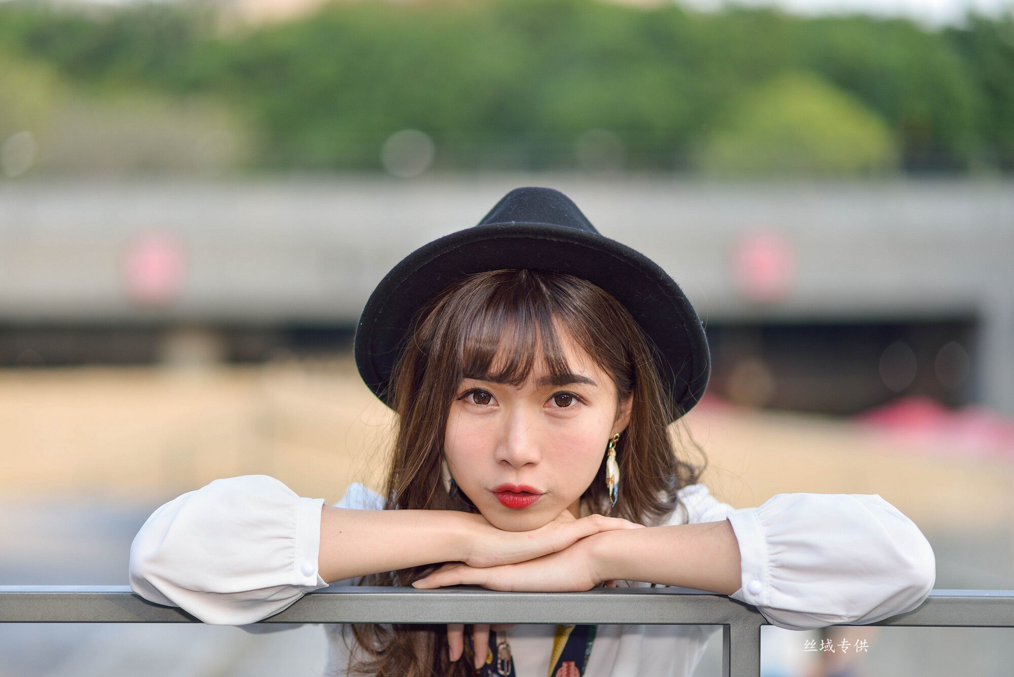 題題 國美館.時裝 黑丝小妹短裙街拍-图86