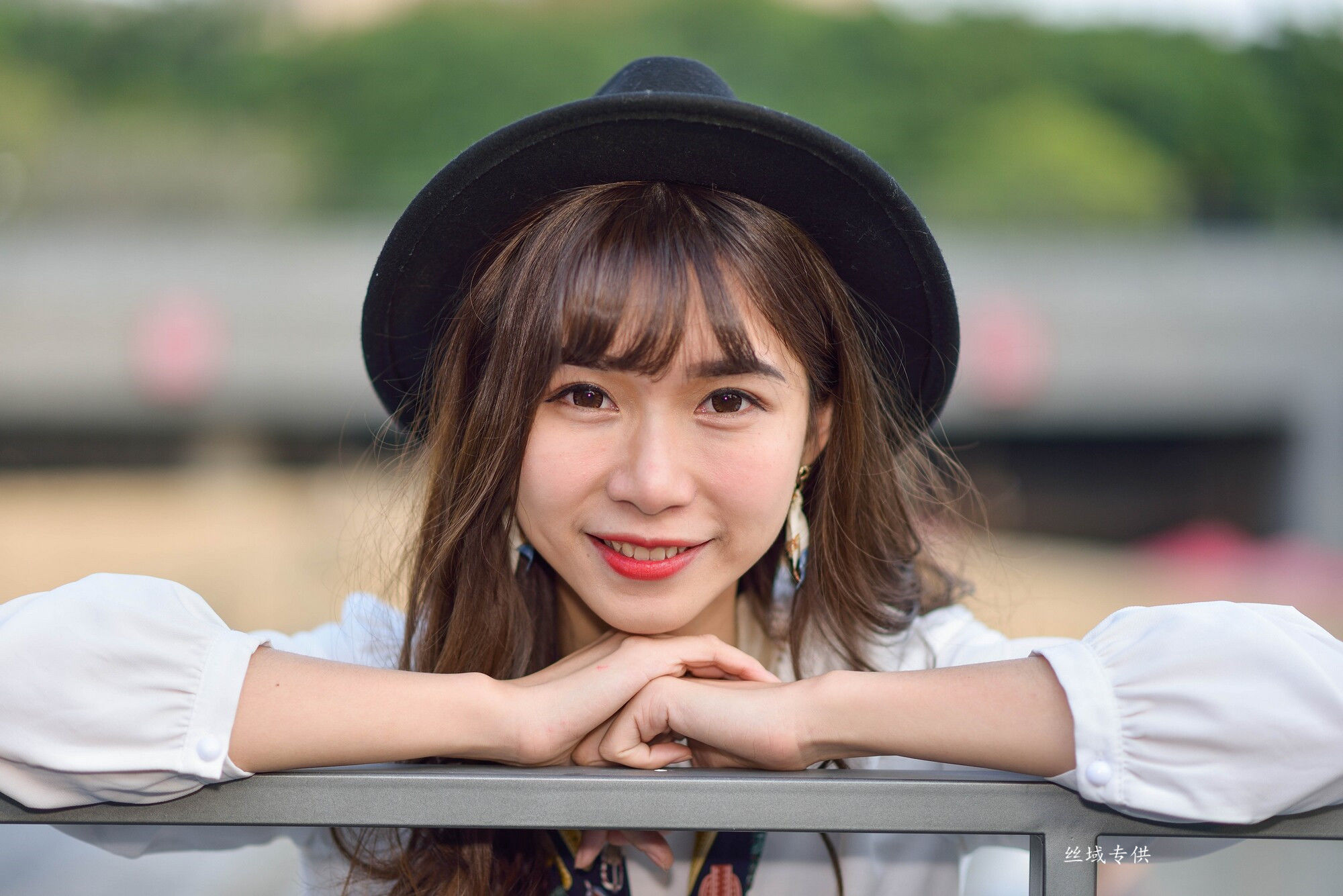 題題 國美館.時裝 黑丝小妹短裙街拍-图87