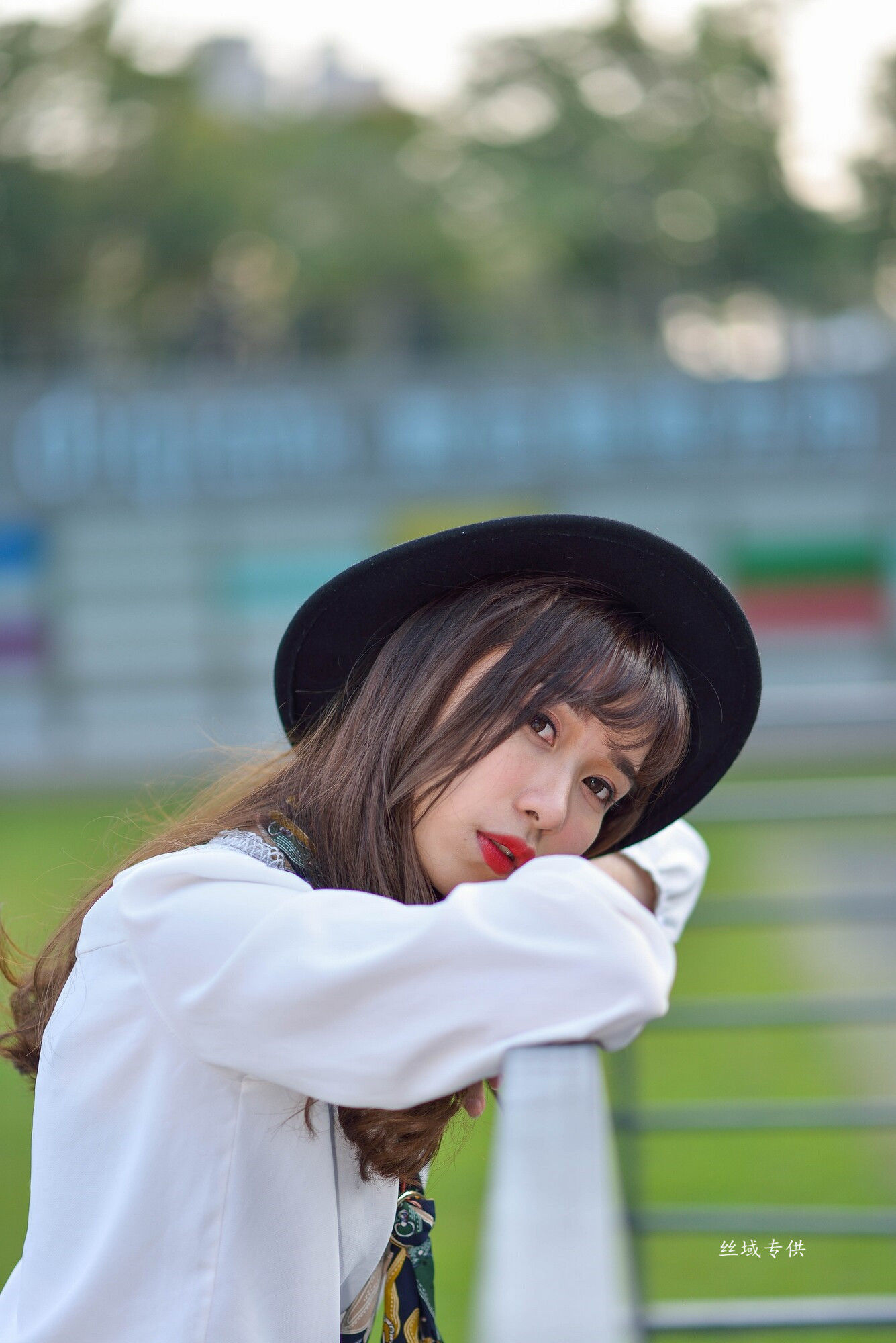 題題 國美館.時裝 黑丝小妹短裙街拍-图90