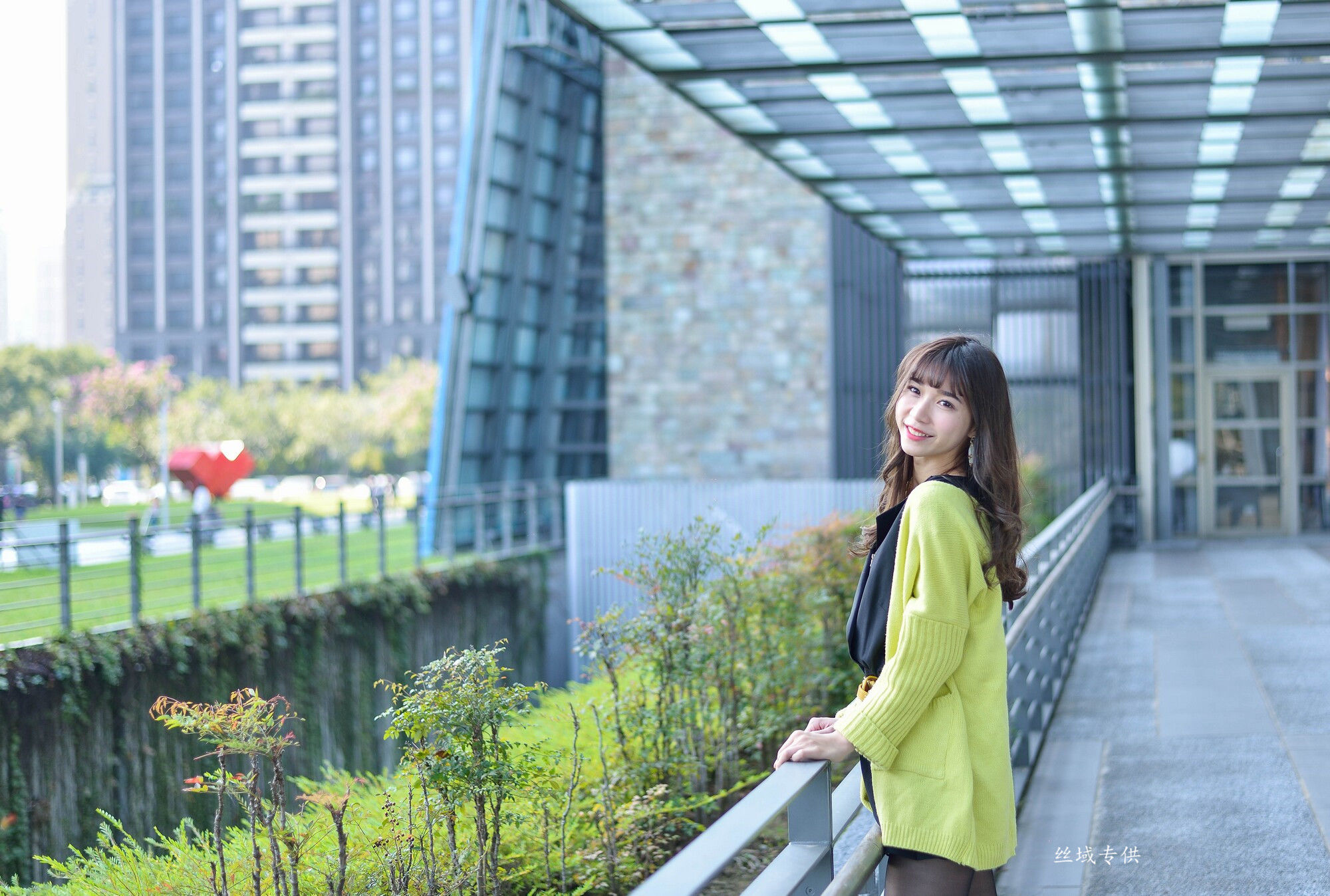 題題 國美館.時裝 黑丝街拍-图0