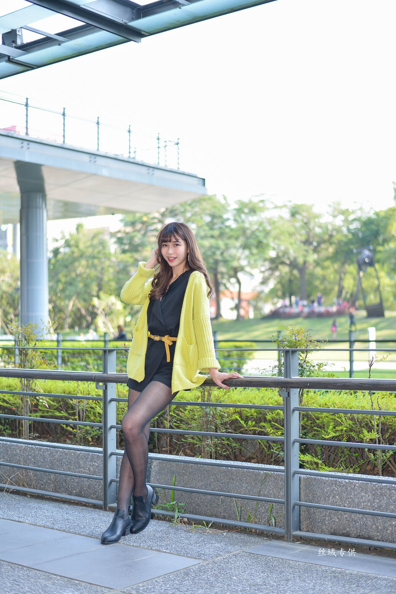 題題 國美館.時裝 黑丝街拍-图12