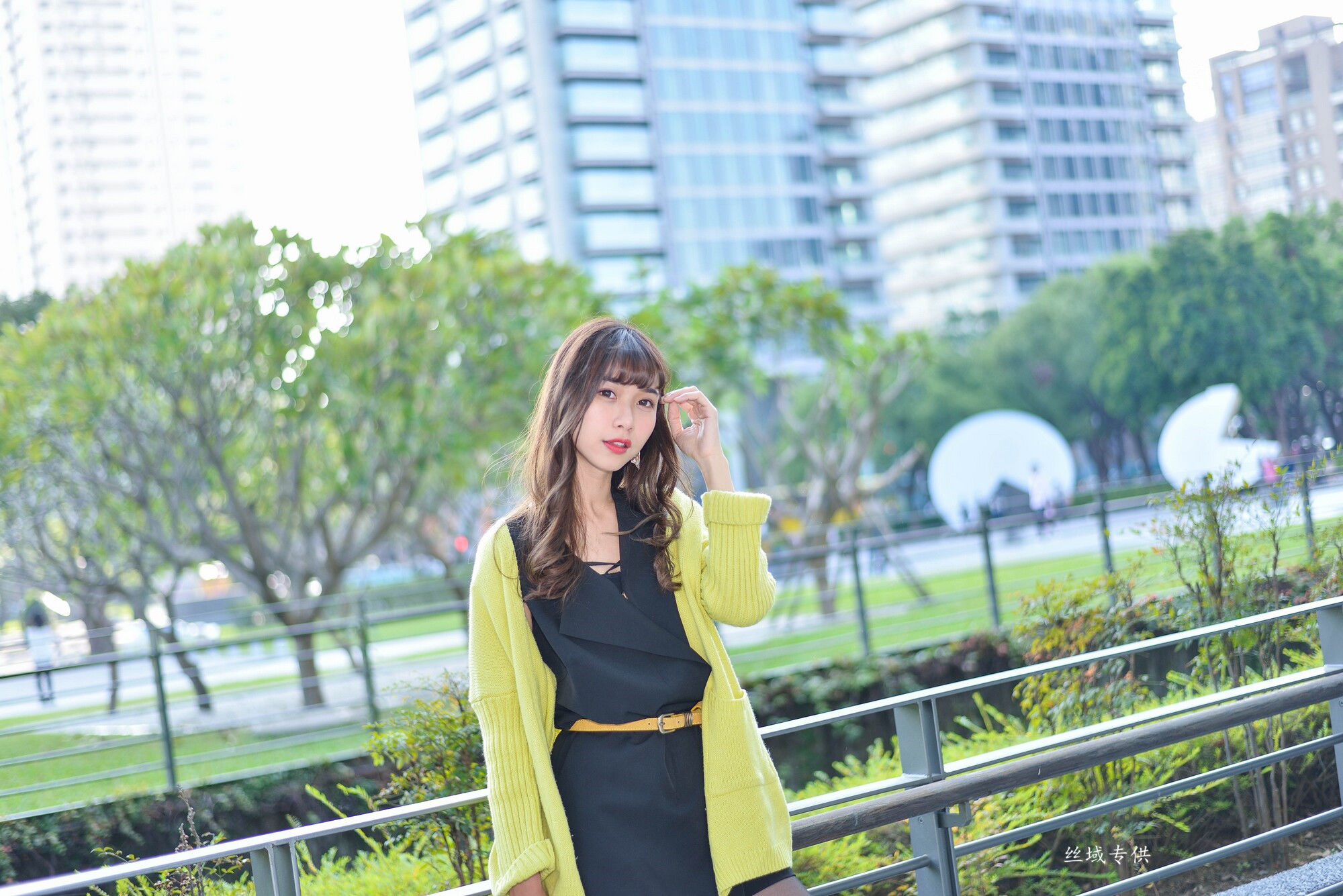 題題 國美館.時裝 黑丝街拍-图7